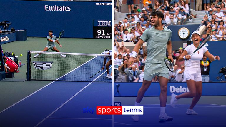 US Open Doubles mixtes | Carlos Alcaraz frappe le vainqueur autour du filet!