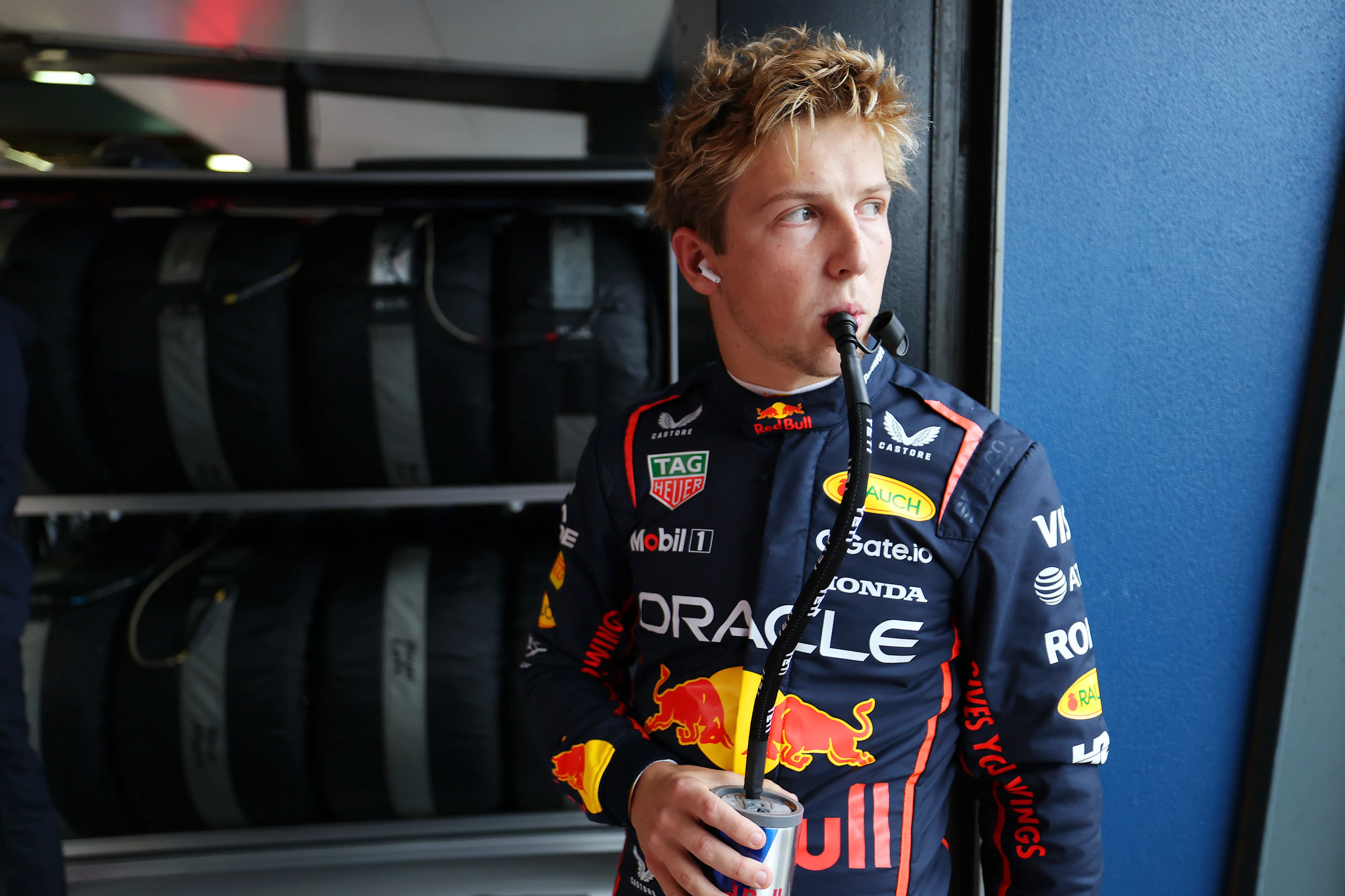 Melbourne, Australie - 16 mars: Liam Lawson de Nouvelle-Zélande et d'Oracle Red Bull Racing regarde