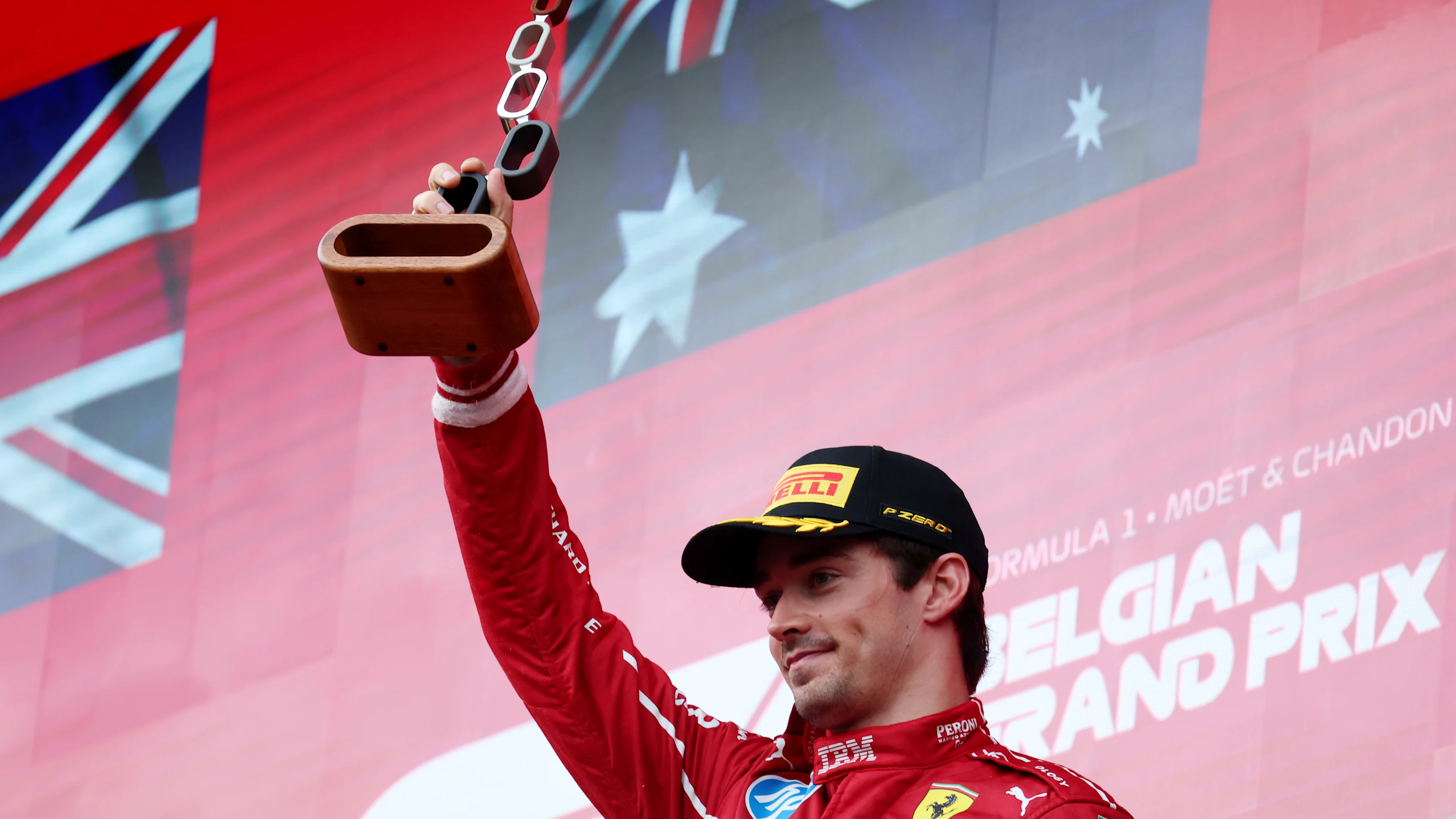 Spa, Belgique - 27 juillet: le troisième placée Charles Leclerc de Monaco et Scuderia Ferrari soulève son