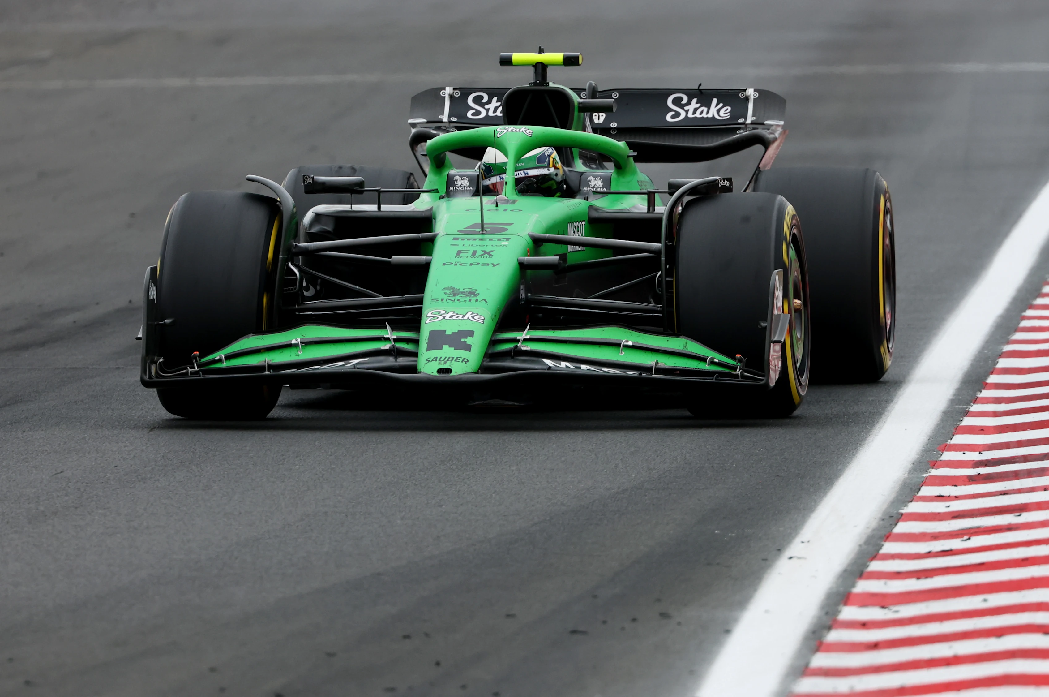 Budapest, Hongrie - 03 août: Gabriel Bortoleto du Brésil conduisant le (5) Kick Sauber C45 Ferrari