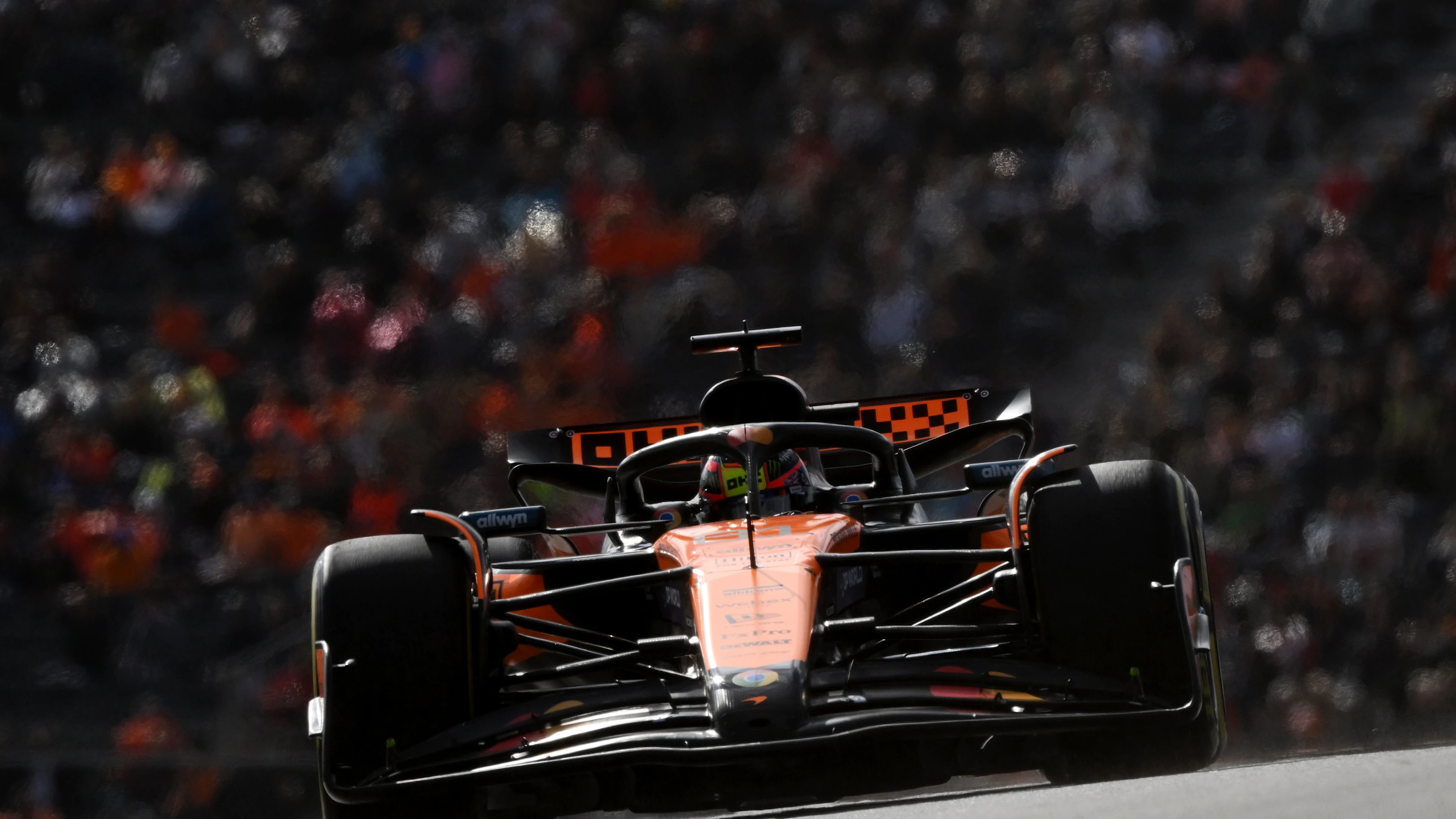 Zandvoort, Pays-Bas - 29 août: Oscar Piastri d'Australie conduisant le (81) McLaren MCL39