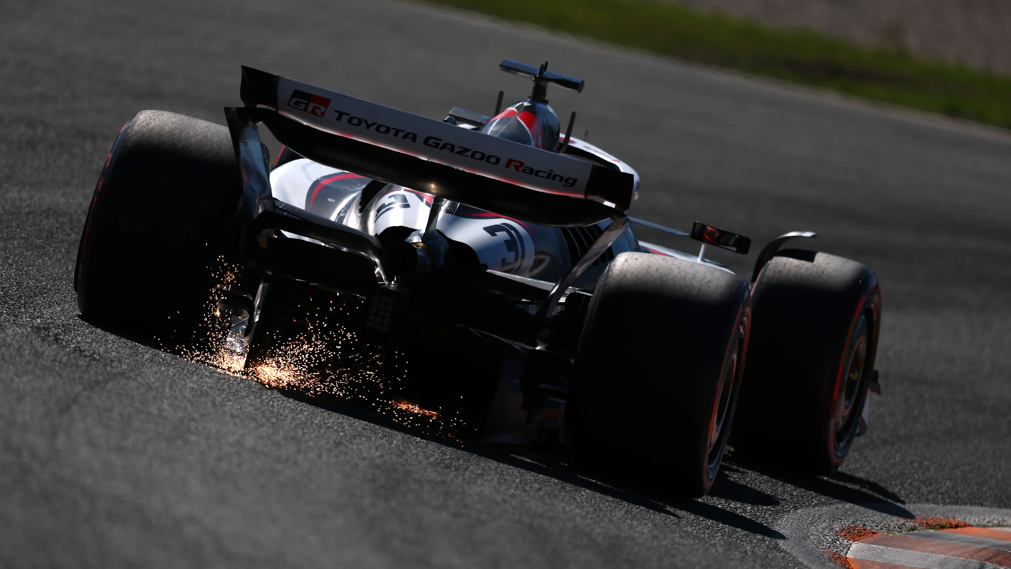 ZANDVOORT, NETHERLANDS - AUGUST 30: Esteban Ocon of France driving the (31) Haas F1 VF-25 Ferrari on track during qualifying ahead of the F1 Grand Prix of Netherlands at Circuit Zandvoort on August 30, 2025 in Zandvoort, Netherlands. (Photo by Clive Rose/Getty Images)