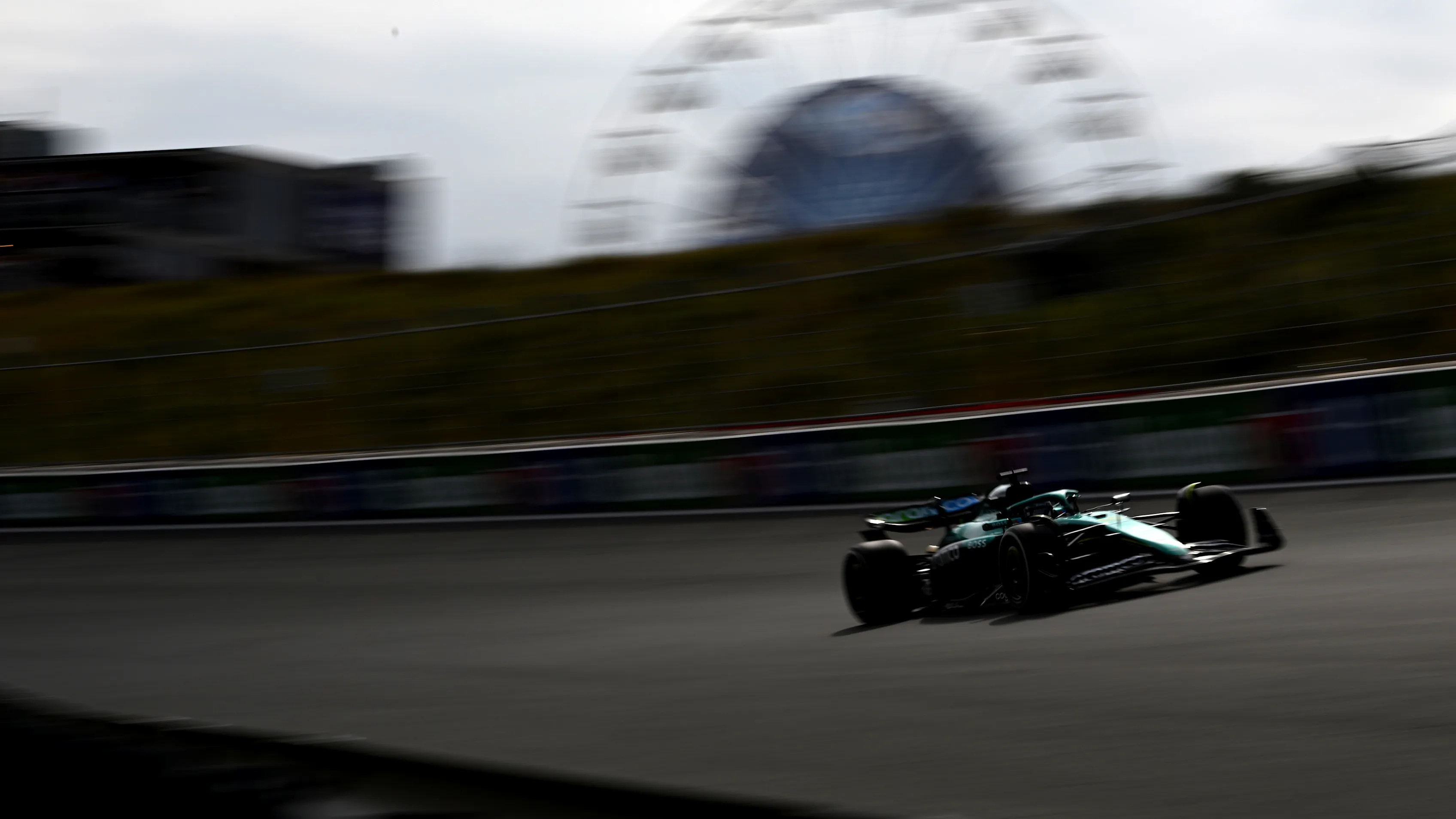 ZANDVOORT, NETHERLANDS - AUGUST 31: Lance Stroll of Canada driving the (18) Aston Martin F1 Team AMR25 Mercedes on track during the F1 Grand Prix of Netherlands at Circuit Zandvoort on August 31, 2025 in Zandvoort, Netherlands. (Photo by Rudy Carezzevoli/Getty Images)