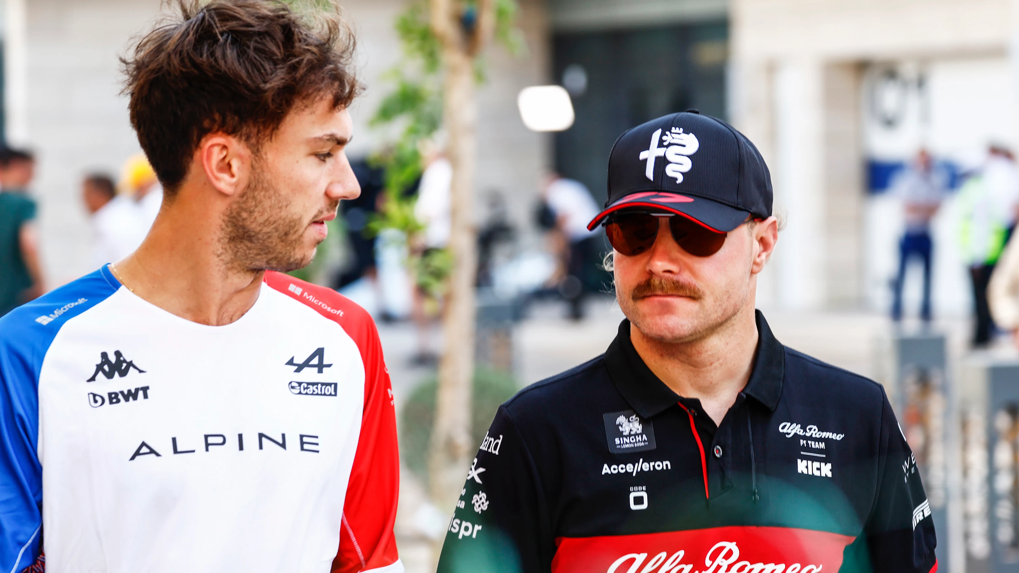 Circuit international de Losail, Qatar - 07 octobre: ​​Pierre Gasly, Alpine F1 Team et Valtteri