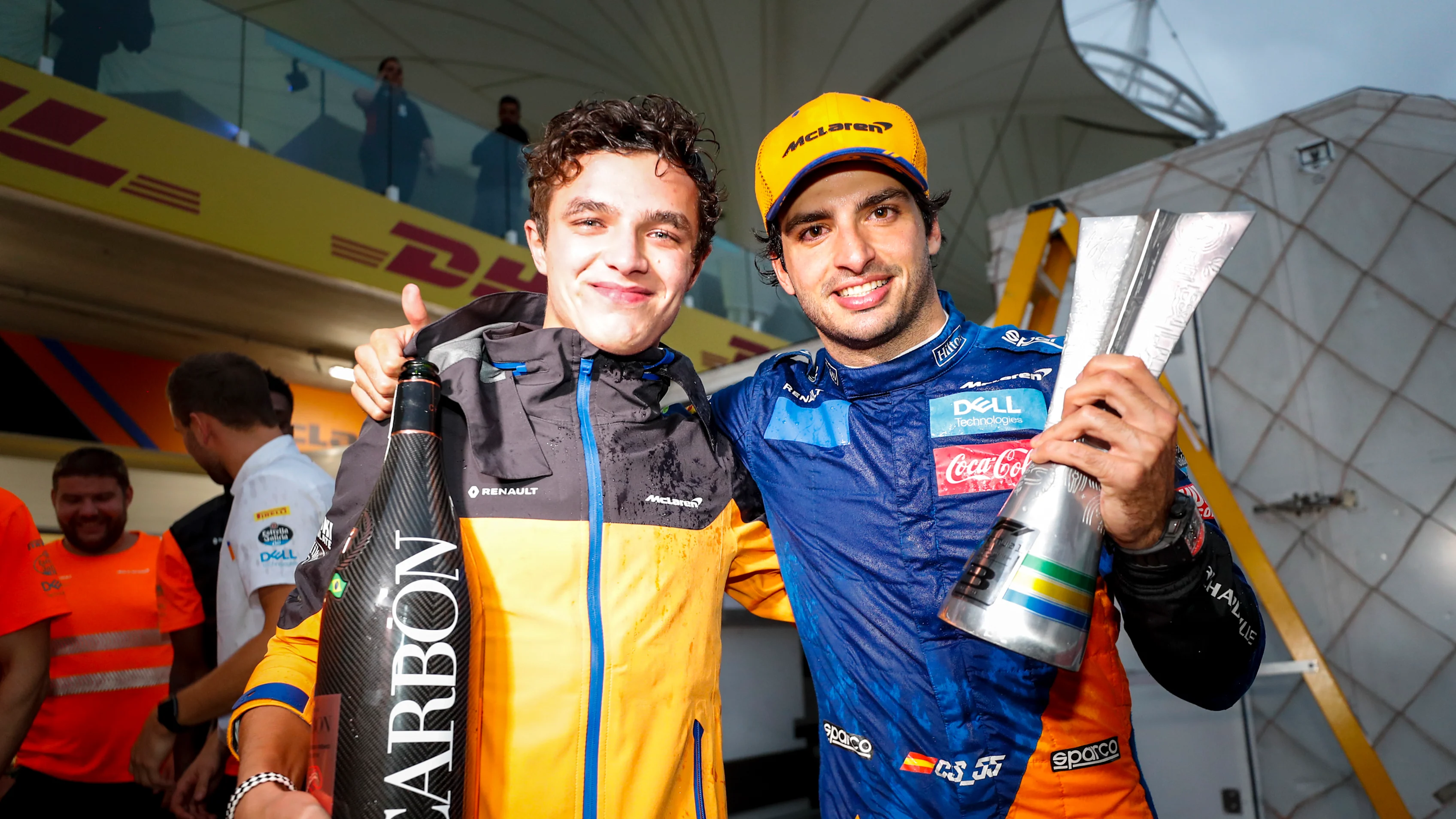 Sao Paulo, Brésil - 17 novembre: Lando Norris, McLaren, 4e position, et Carlos Sainz Jr, McLaren,