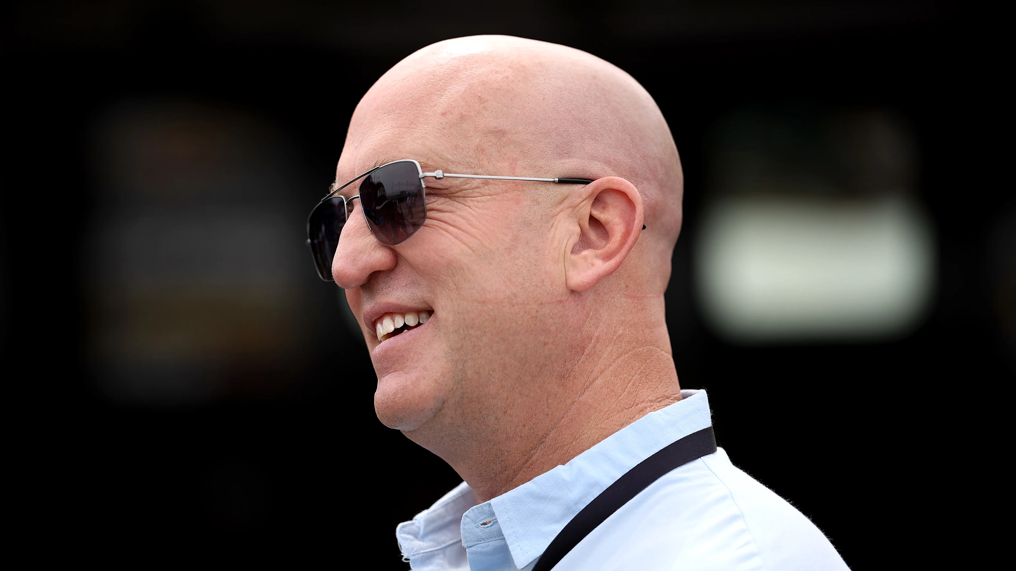 Homestead, Floride - 23 mars: le copropriétaire de Spire Motorsports, Dan Towriss regarde dans la zone du transporteur