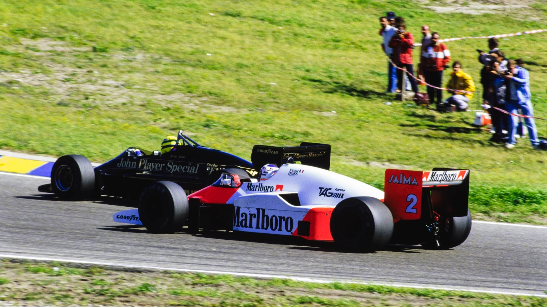 Zandvoort, Pays-Bas - 25 août: Ayrton Senna, Lotus 97T Renault, Battles avec Alain Prost,