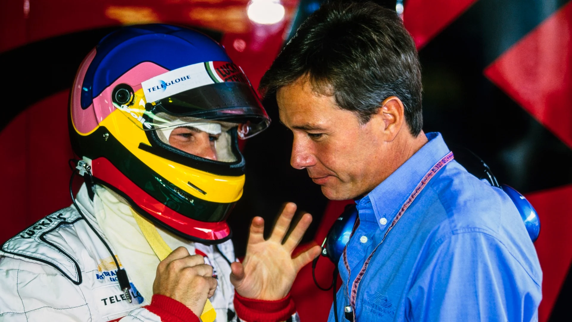 Red Bull Ring, Autriche - 25 juillet: Jacques Villeneuve avec Craig Pollock, directeur de l'équipe, bar pendant