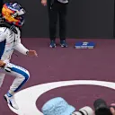 Sainz a couru vers son équipe pour célébrer