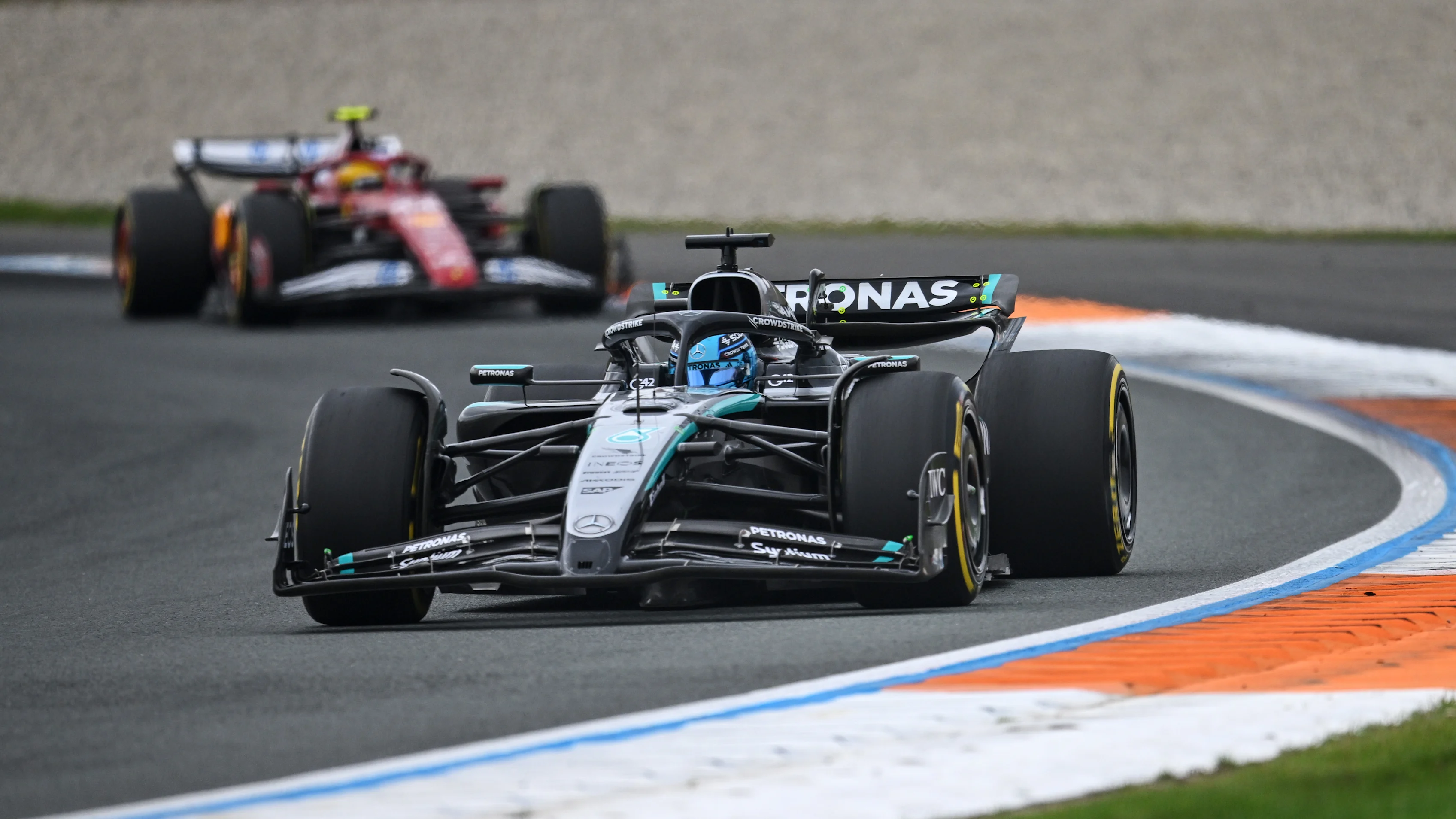 Zandvoort, Pays-Bas - 31 août: George Russell de Grande-Bretagne conduisant le (63) Mercedes AMG