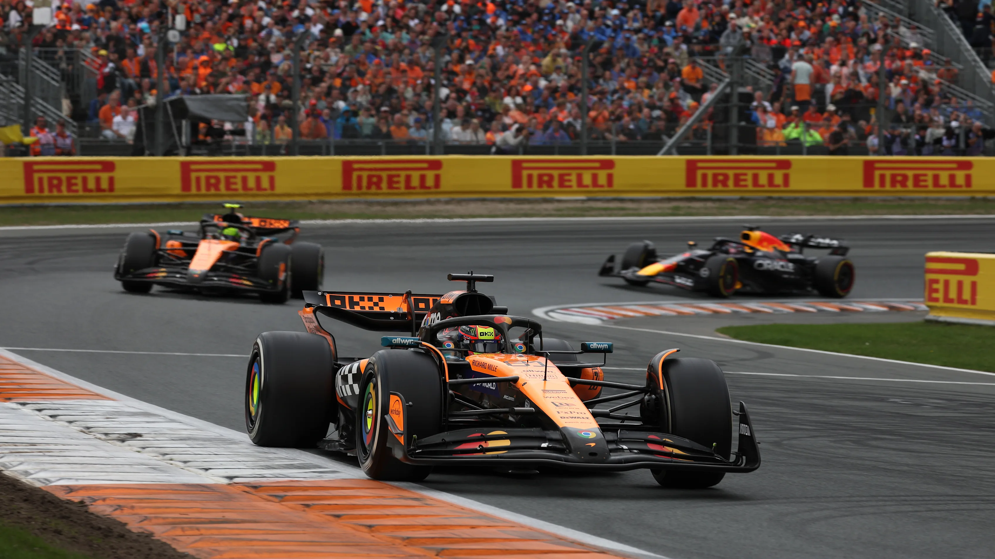 Zandvoort, Pays-Bas - 31 août: Oscar Piastri d'Australie conduisant le (81) McLaren MCL39