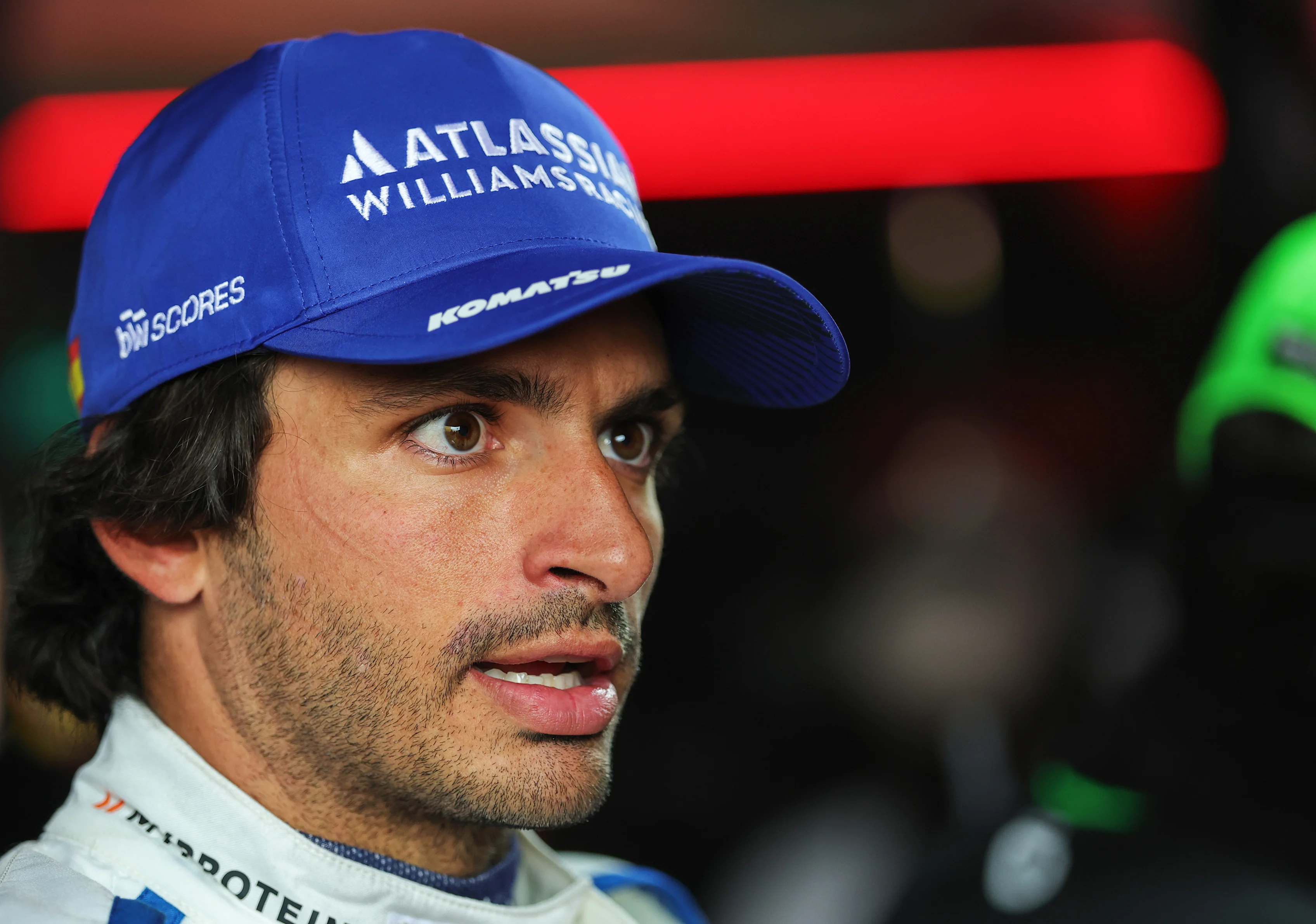 Zandvoort, Pays-Bas - 31 août: le treizième placé Carlos Sainz d'Espagne et Williams parlent à