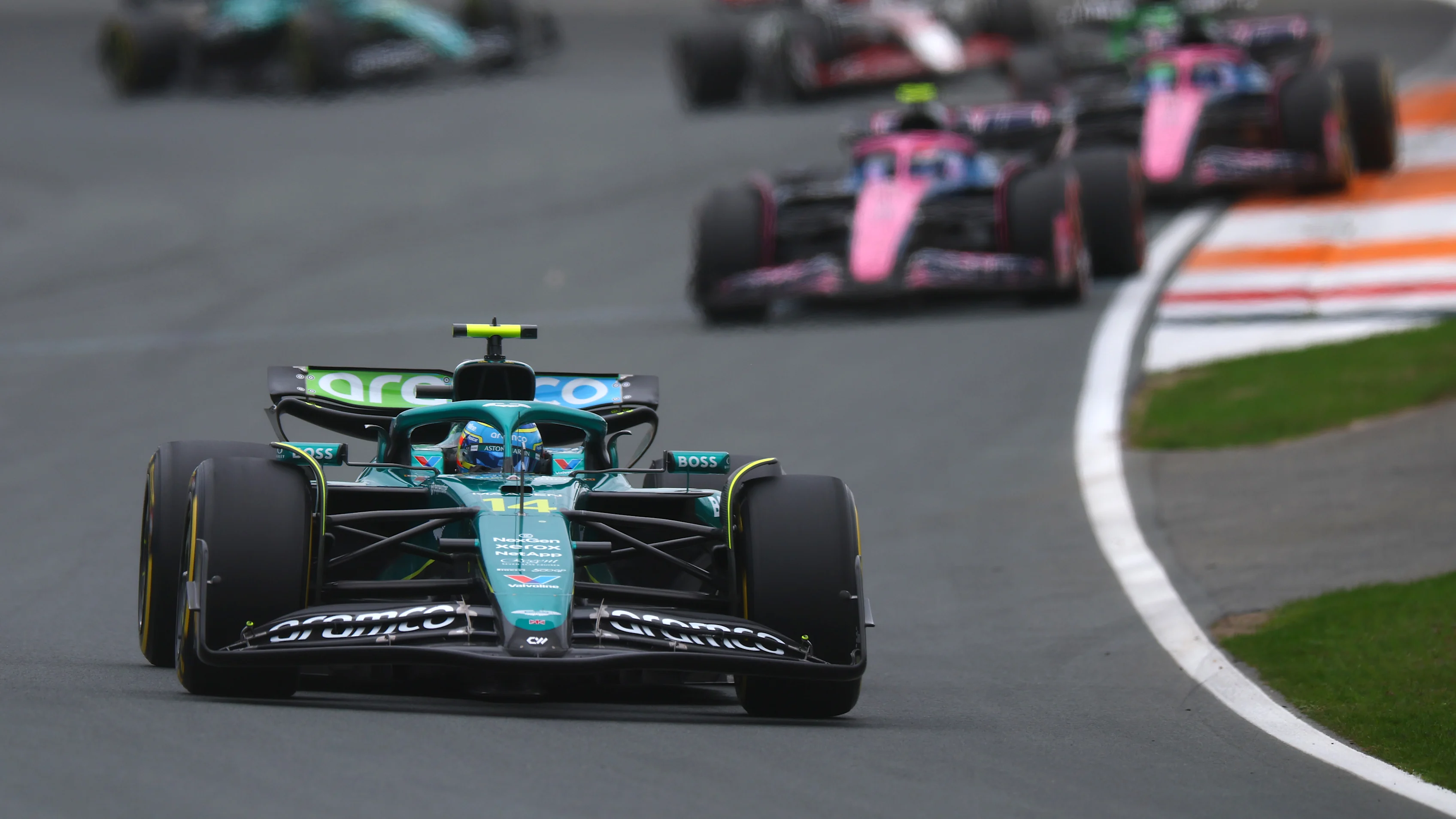 Zandvoort, Pays-Bas - 31 août: Fernando Alonso d'Espagne conduisant l'équipe (14) Aston Martin F1