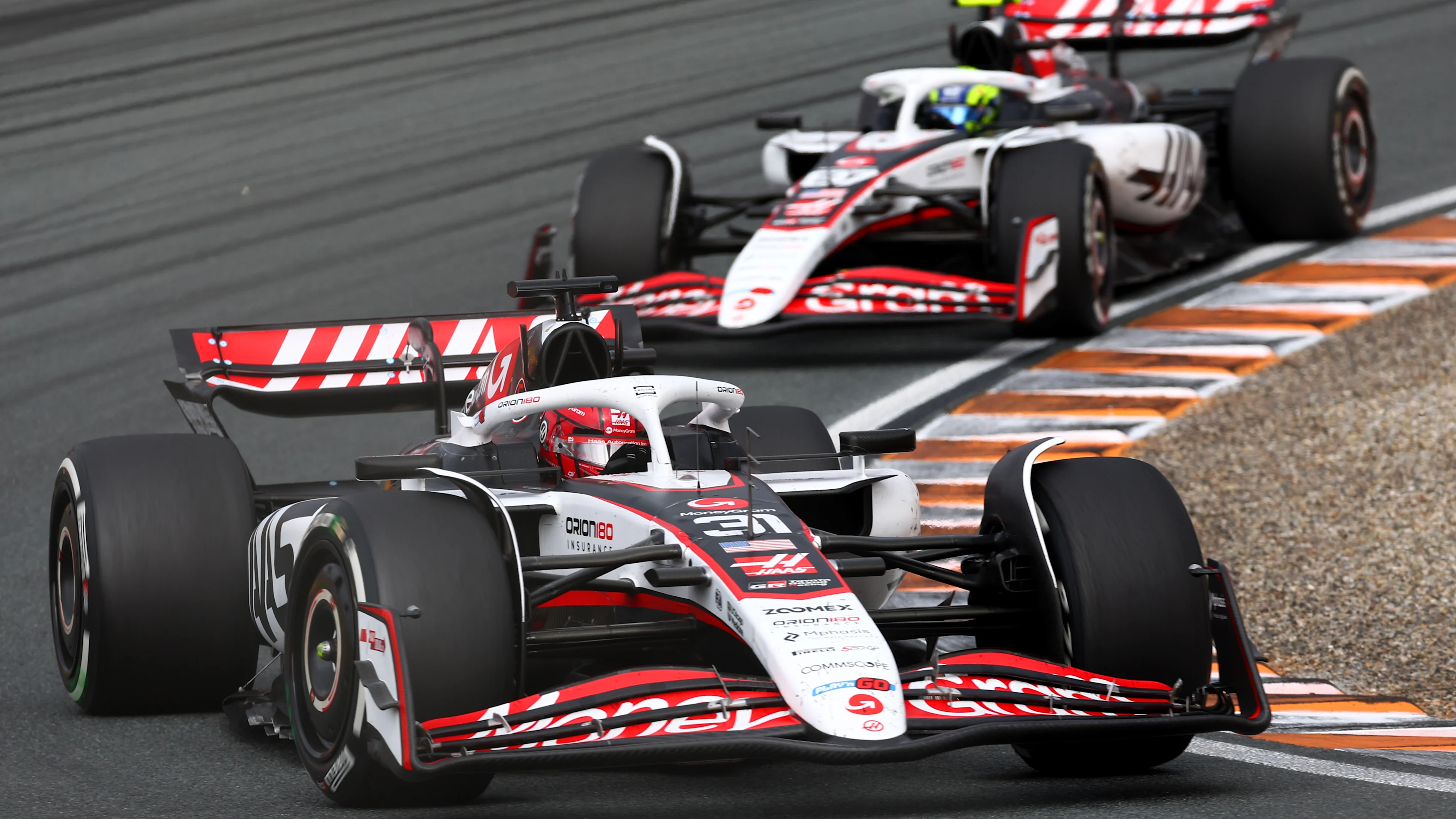 Zandvoort, Pays-Bas - 31 août: Esteban Ocon de France conduisant le (31) Haas F1 VF-25 Ferrari