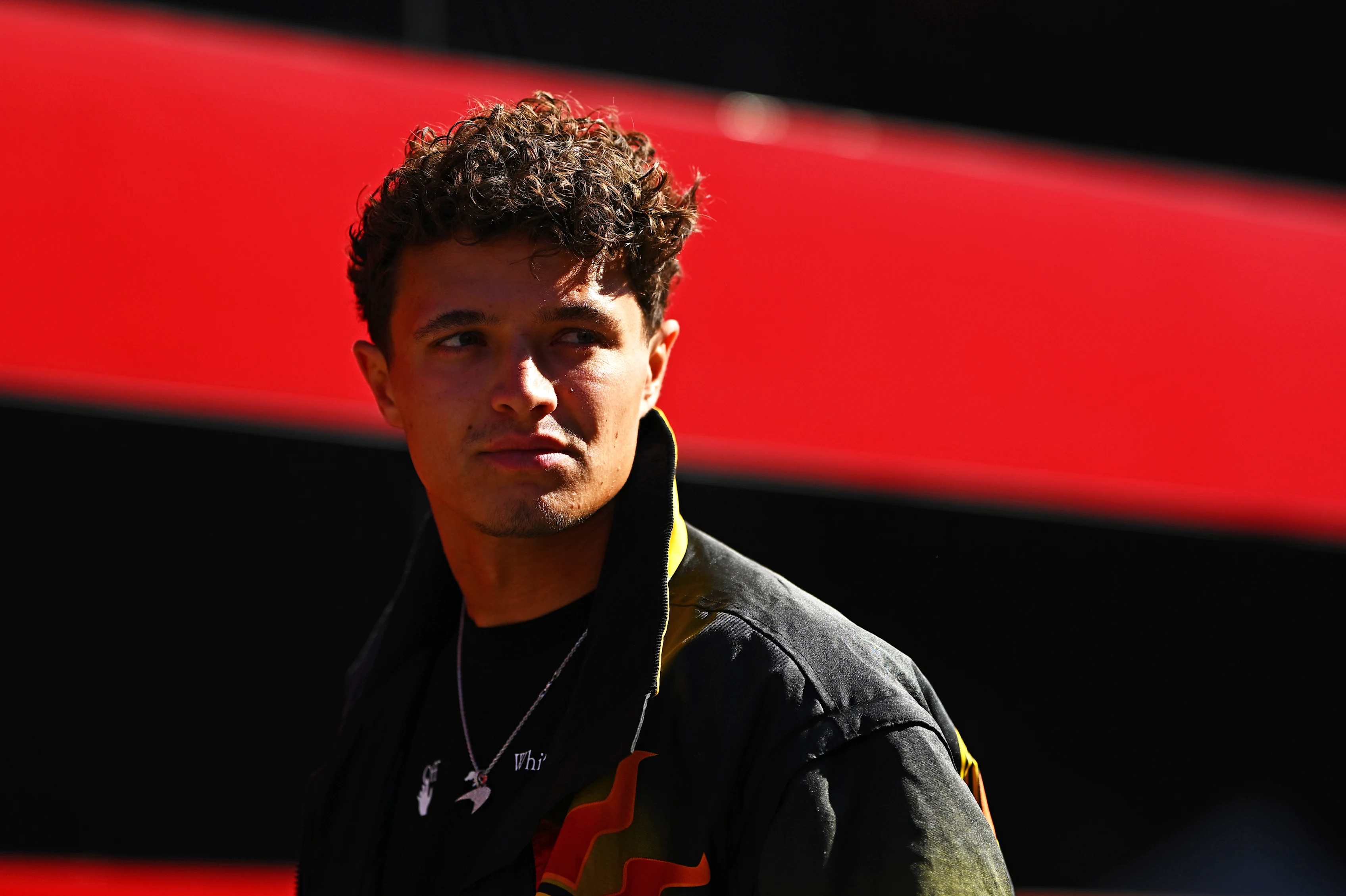 Monza, Italie - 04 septembre: Lando Norris de Grande-Bretagne et McLaren arrivent dans le paddock