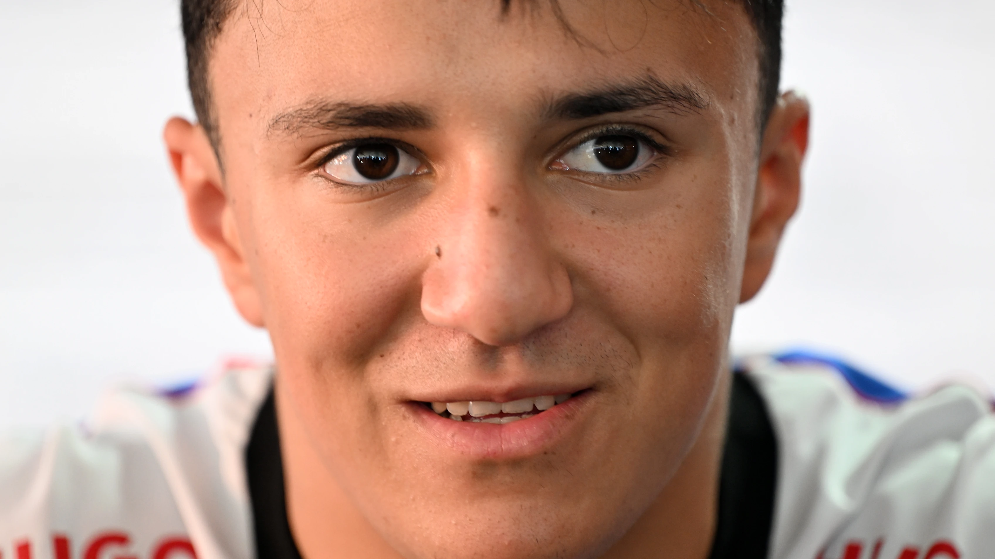 Monza, Italie - 04 septembre: Isack Hadjar de France et Visa Cash App Racing Bulls parle à la