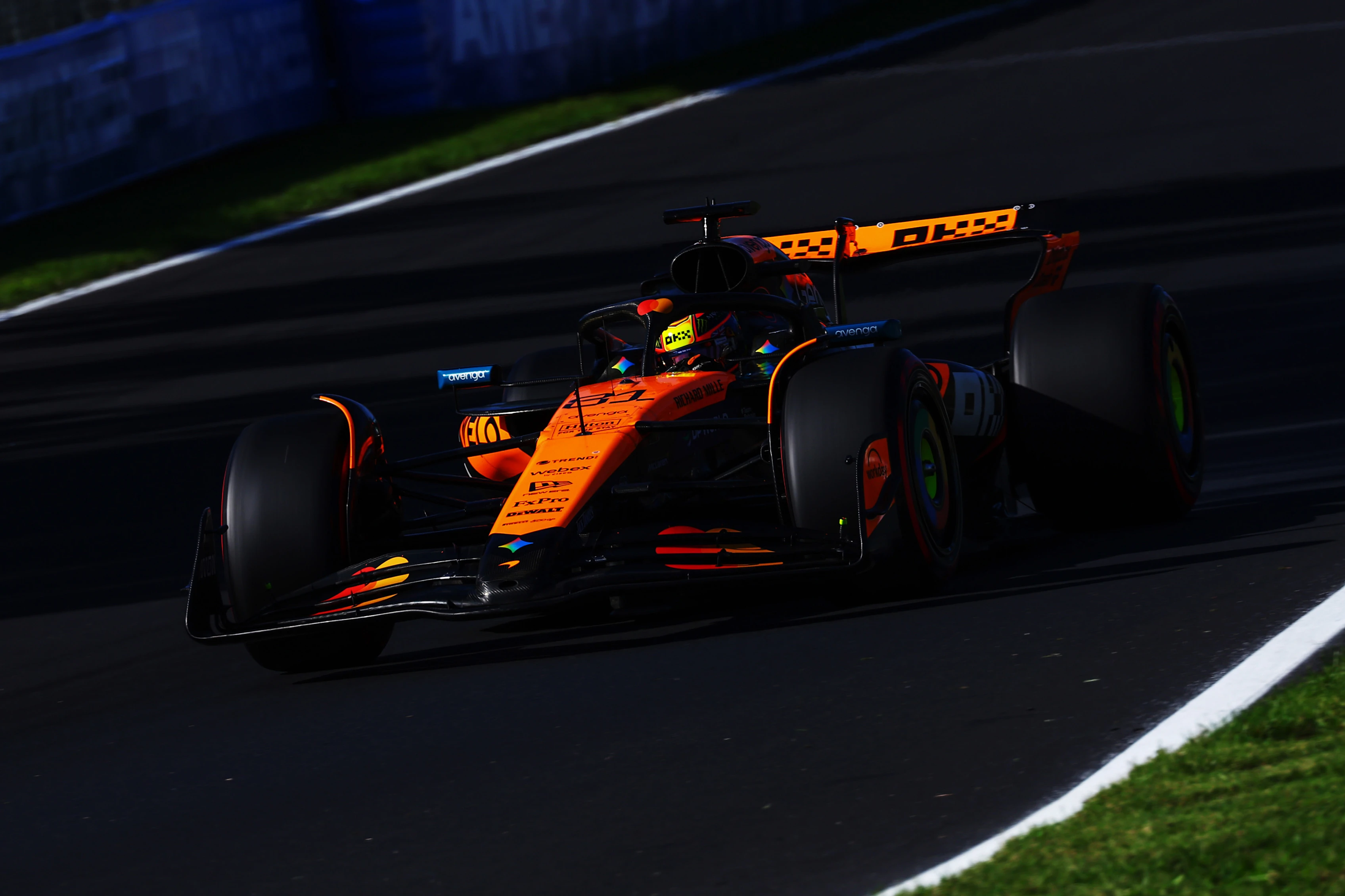Monza, Italie - 06 septembre: Oscar Piastri d'Australie conduisant le (81) McLaren MCL39 Mercedes