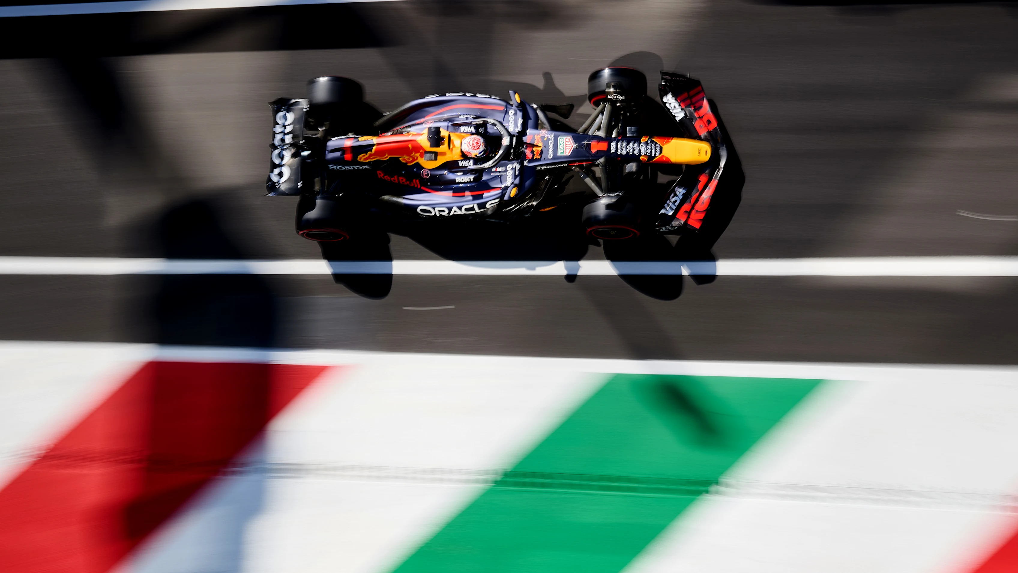 Monza, Italie - 06 septembre: Max Verstappen des Pays-Bas à l'origine du (1) Oracle Red Bull