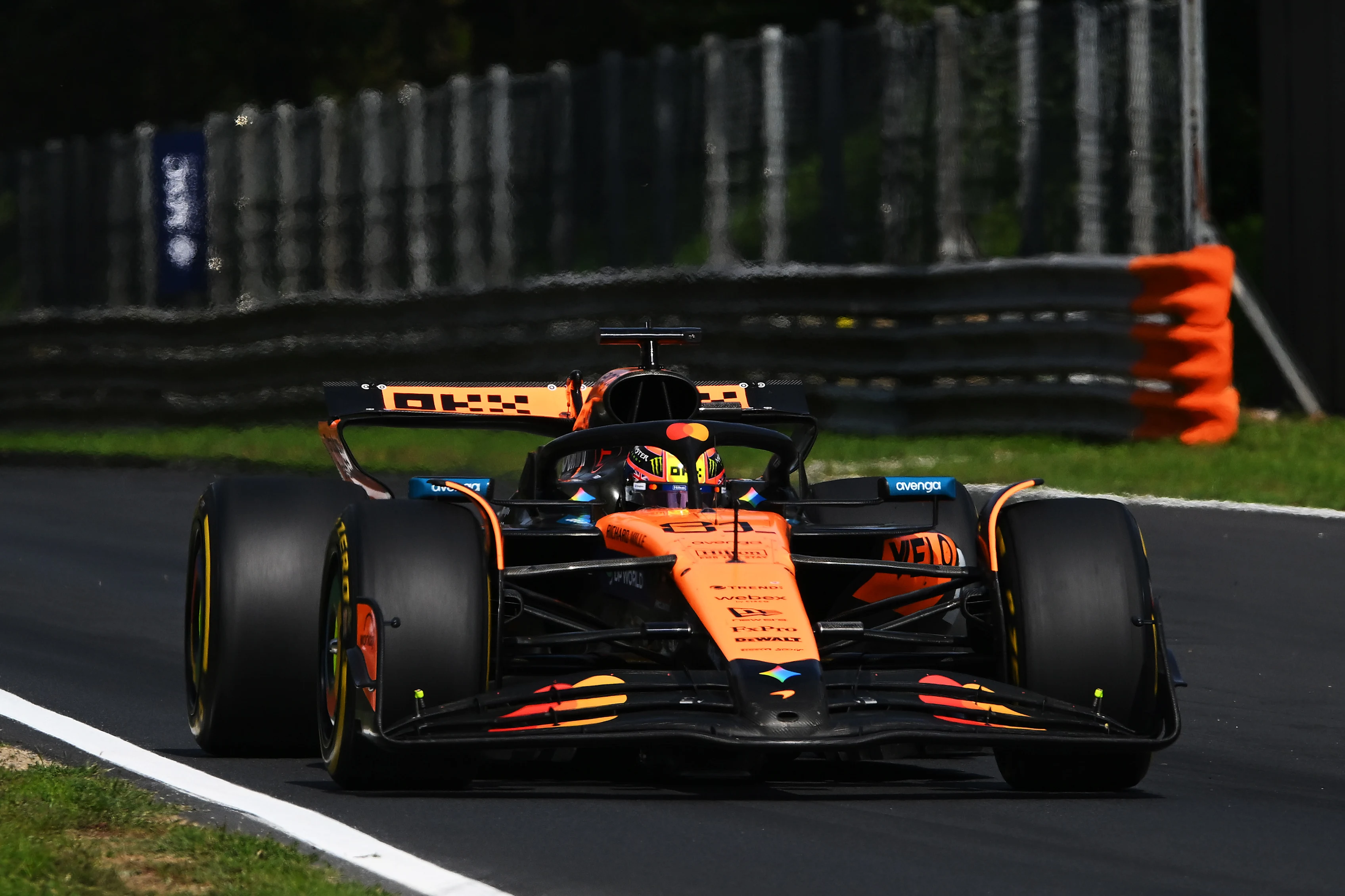 Monza, Italie - 07 septembre: Oscar Piastri d'Australie conduisant le (81) McLaren MCL39 Mercedes
