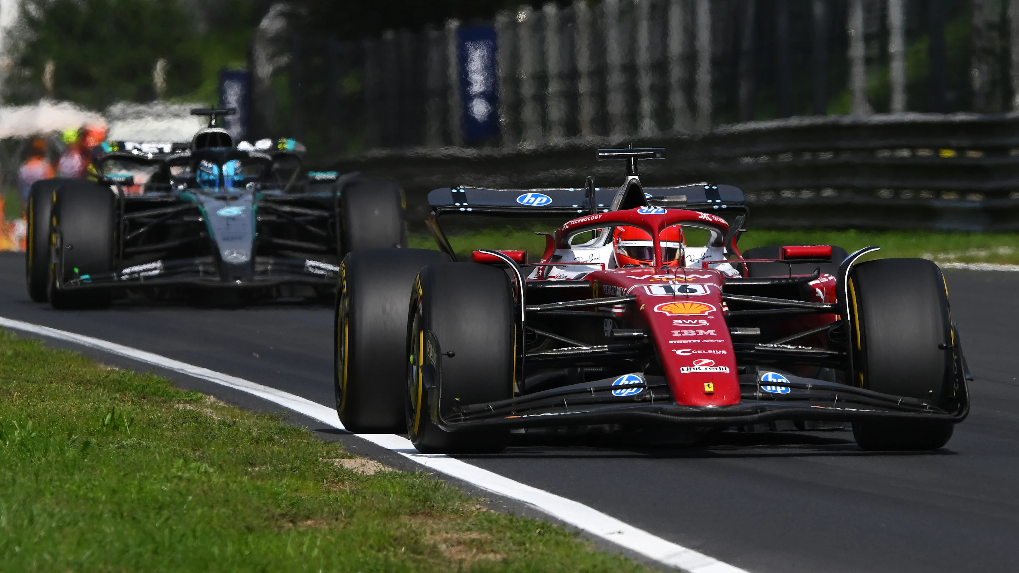 Monza, Italie - 07 septembre: Charles Leclerc de Monaco conduisant le (16) Scuderia Ferrari SF-25