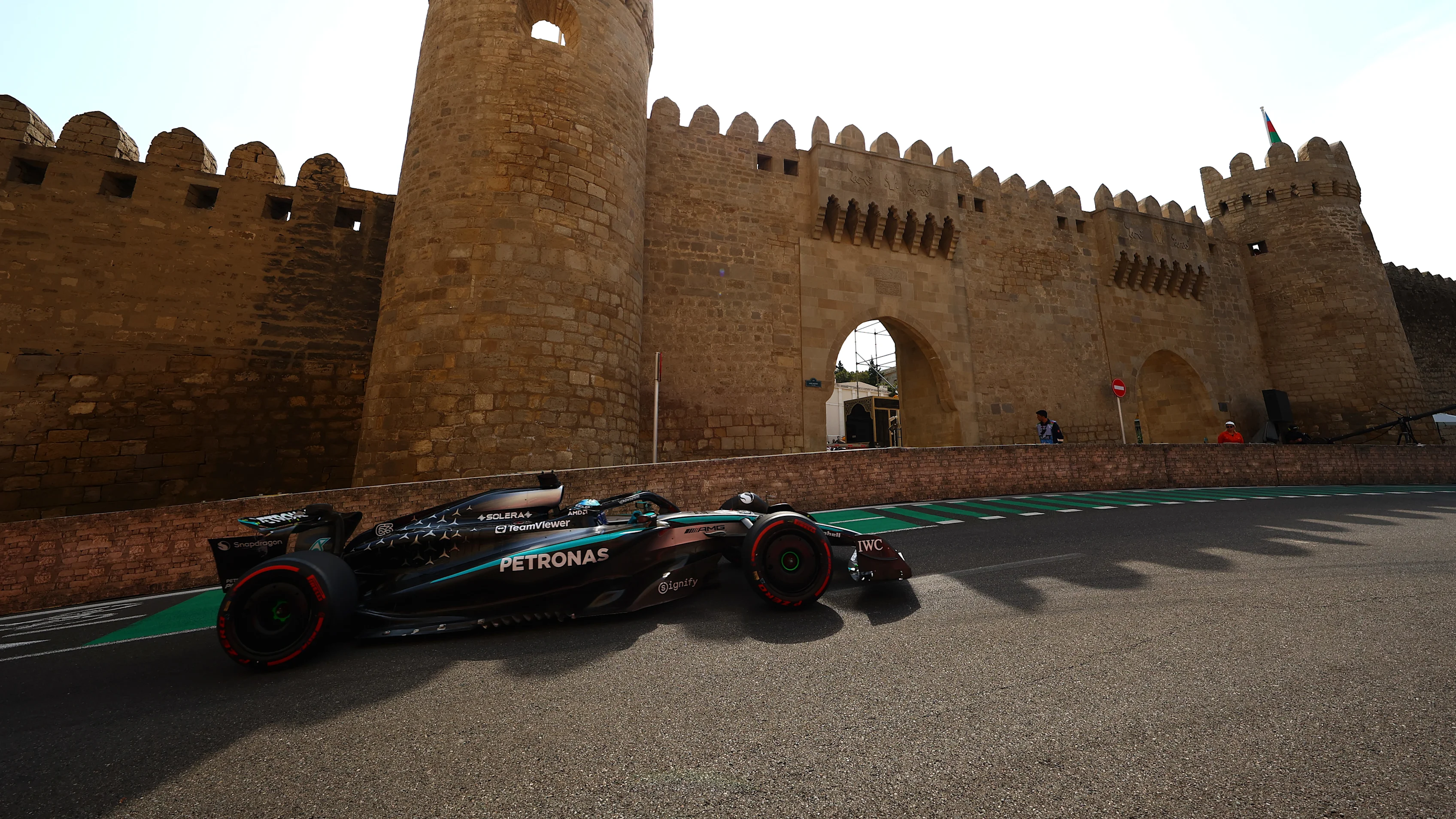 BAKU, AZERBAIJAN - SEPTEMBER 19: George Russell of Great Britain driving the (63) Mercedes AMG Petronas F1 Team W16 on track during practice ahead of the F1 Grand Prix of Azerbaijan at Baku City Circuit on September 19, 2025 in Baku, Azerbaijan. (Photo by Joe Portlock/Getty Images)