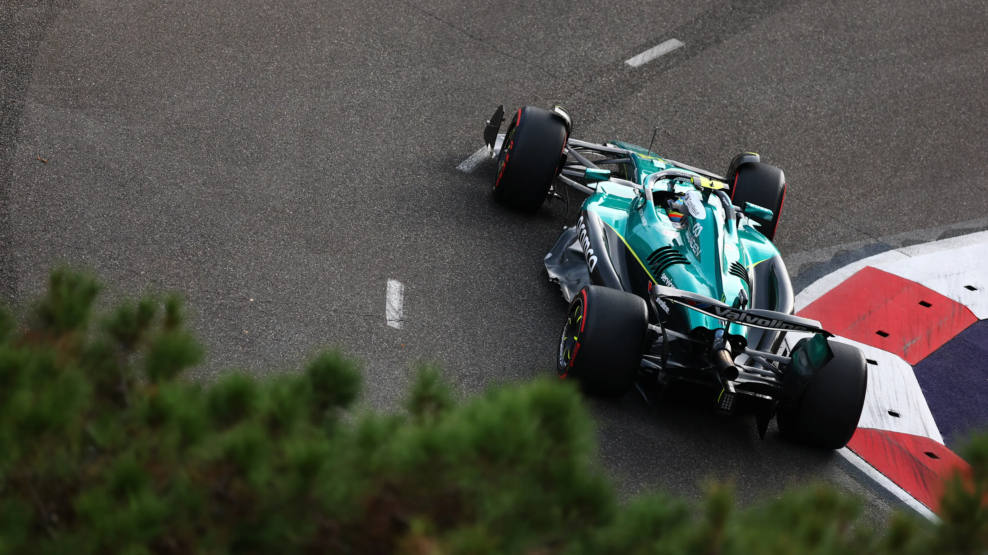 BAKU, AZERBAIJAN - SEPTEMBER 19: Fernando Alonso of Spain driving the (14) Aston Martin F1 Team AMR25 Mercedes on track during practice ahead of the F1 Grand Prix of Azerbaijan at Baku City Circuit on September 19, 2025 in Baku, Azerbaijan. (Photo by Clive Rose/Getty Images)
