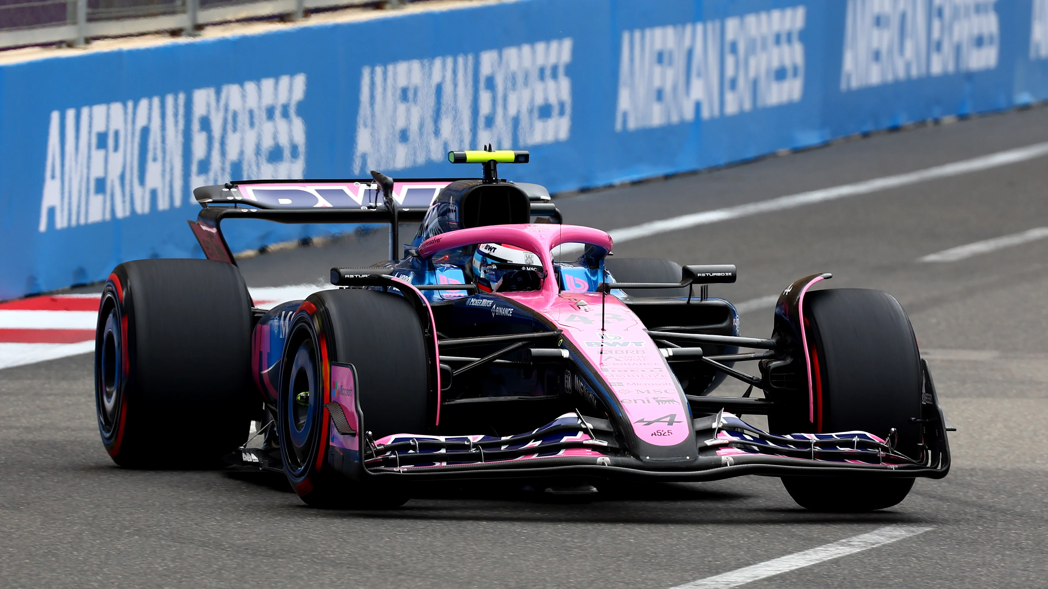 Bakou, Azerbaïdjan - 21 septembre: Franco Colapinto d'Argentine conduisant le (43) Alpine F1 A525