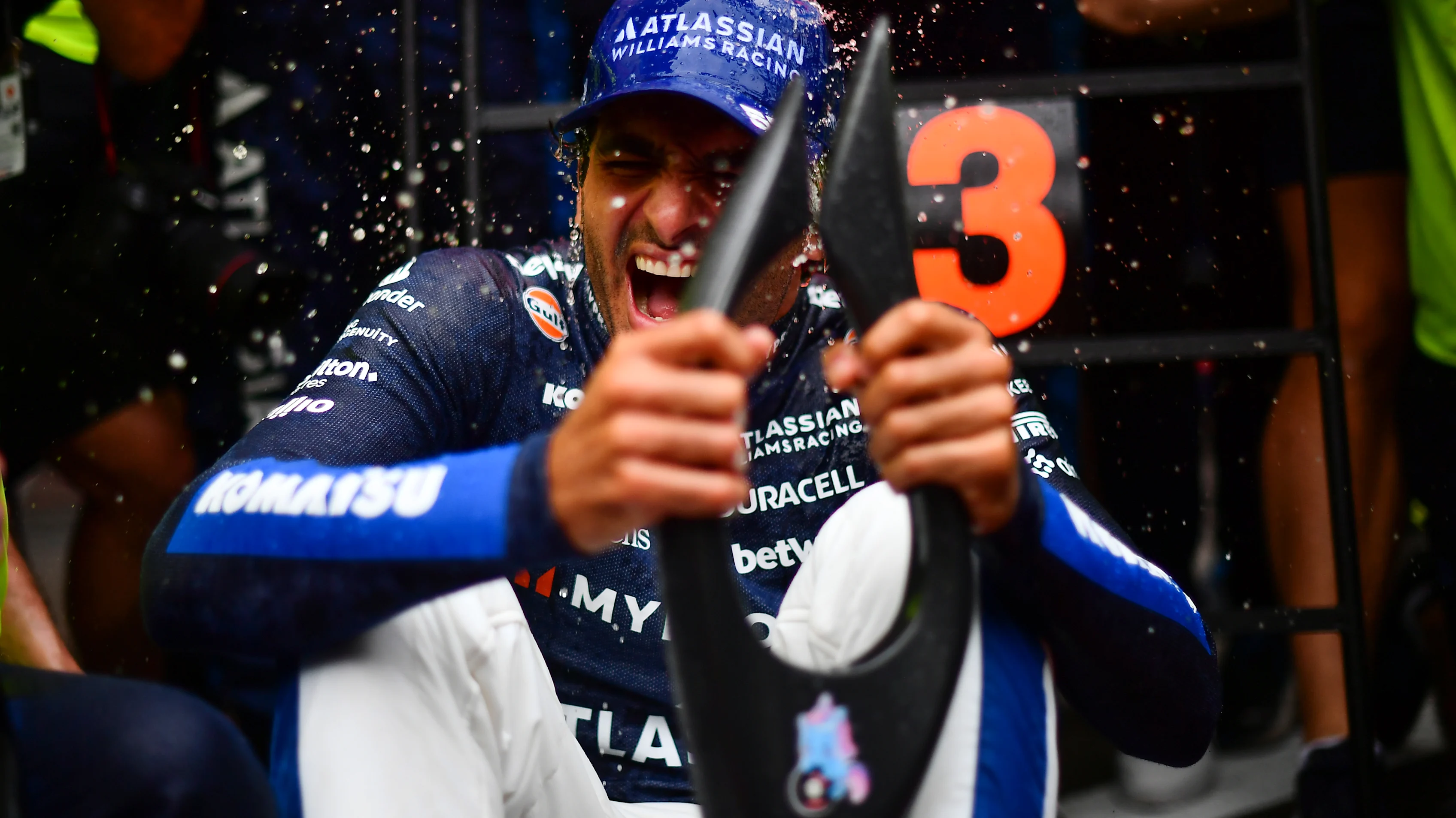 BAKU, AZERBAIJAN - SEPTEMBER 21: Third placed Carlos Sainz of Spain and Williams celebrates with his team during the F1 Grand Prix of Azerbaijan at Baku City Circuit on September 21, 2025 in Baku, Azerbaijan. (Photo by James Sutton - Formula 1/Formula 1 via Getty Images)