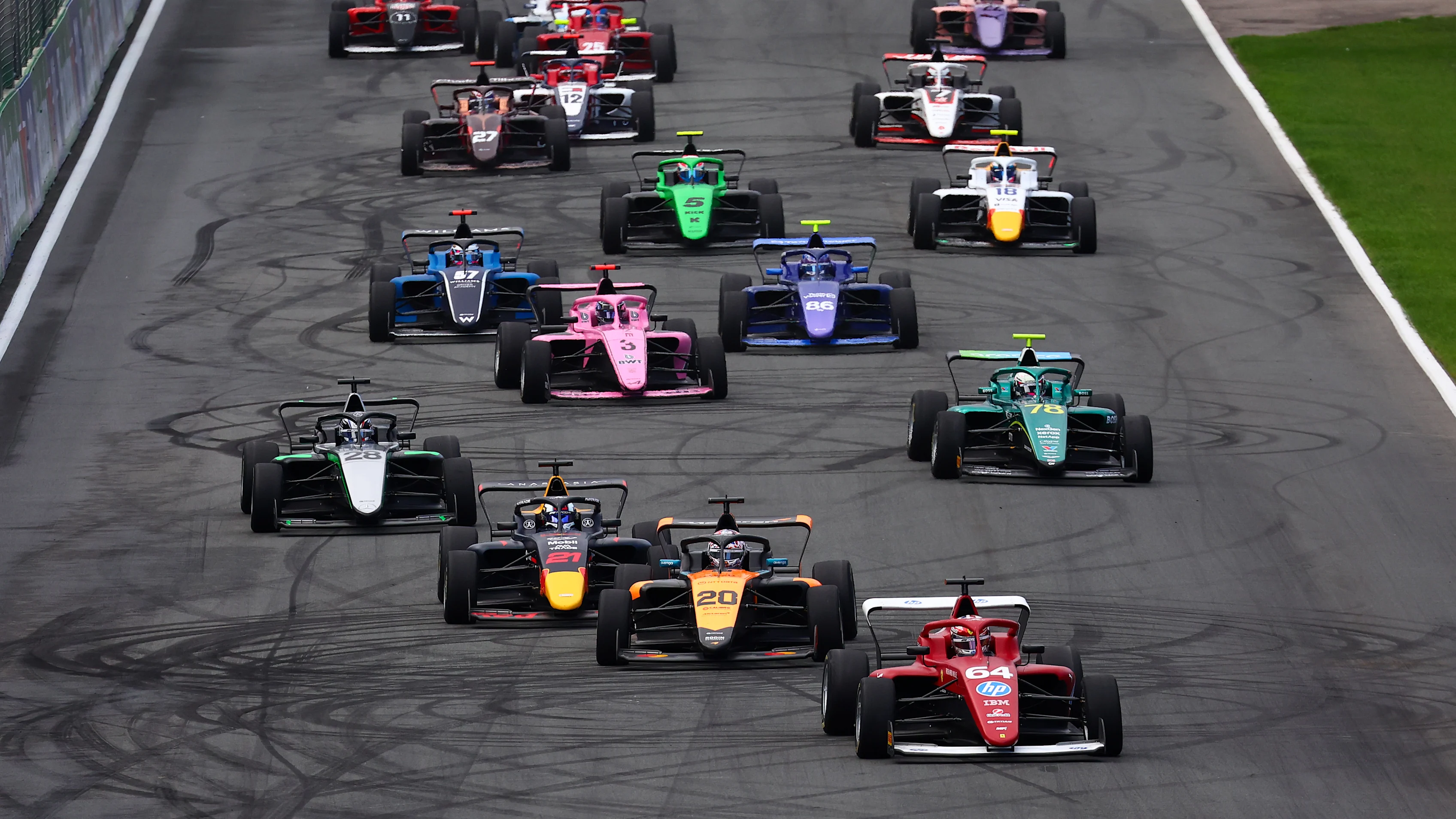 Zandvoort, Pays-Bas - 31 août: Maya Weug des Pays-Bas et MP Motorsport (64) mène le terrain