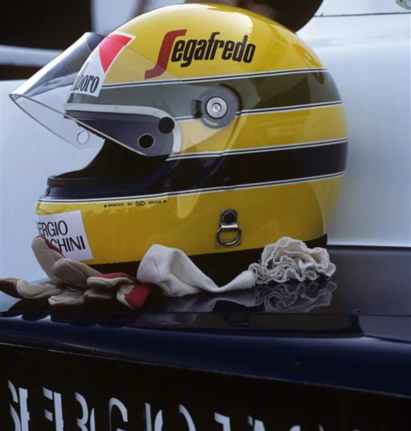 Casque d'Ayrton Senna pour l'équipe Toleman