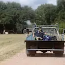 En soufflant sur le dos d'un ute, Ricciardo avait l'air de l'avoir fait cent fois auparavant. Faites glisser pour plus d'images