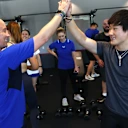 L'homme à la mode ultime ! Faites glisser pour plus d'images