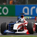 Le bolide a une livrée divisée accrocheuse – mais elle n'avait pas l'air déplacée dans la grille de la fin des années 1990 ! Faites glisser pour plus d'images