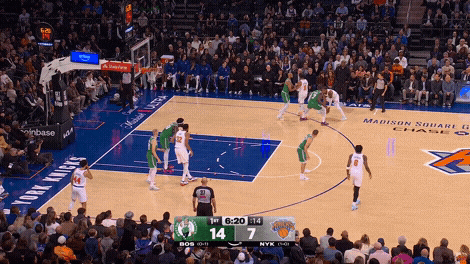 Karl-Anthony Towns à 3 points contre Boston