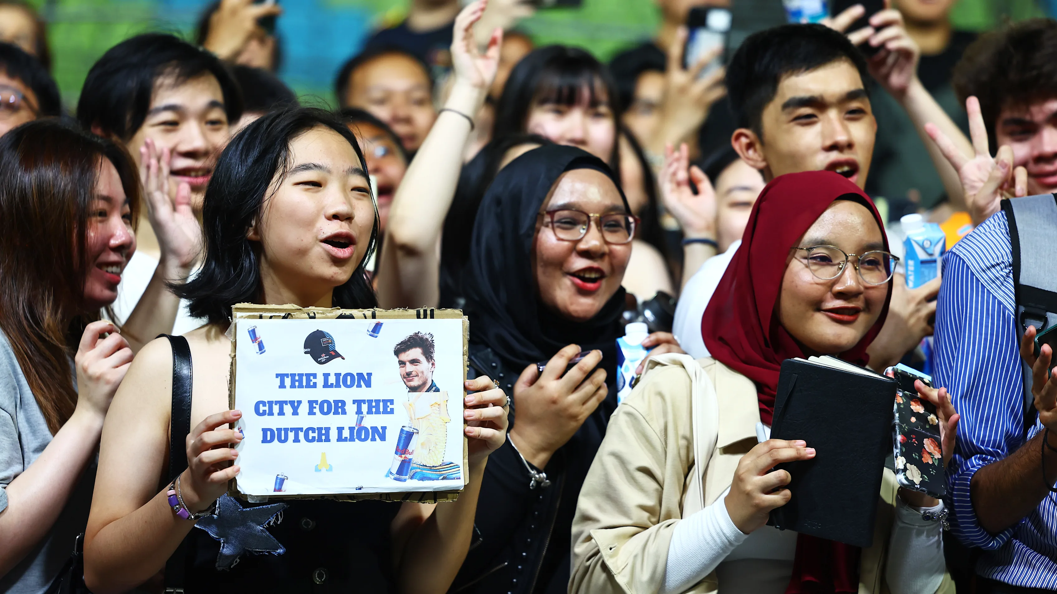 Singapour, Singapour - 19 septembre: Oracle Red Bull Racing Fans attend dans le pitlane pendant
