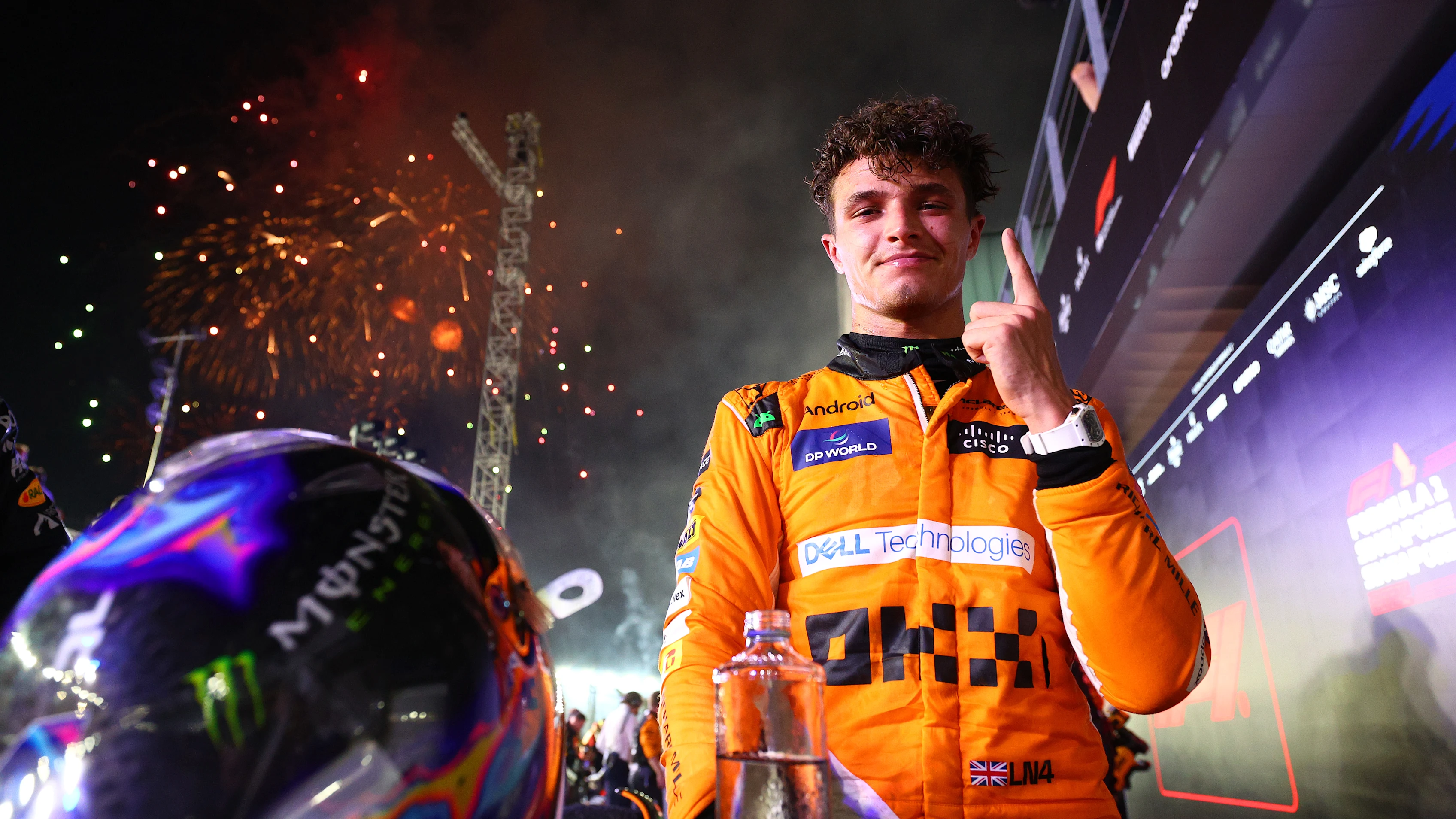 Singapour, Singapour - 22 septembre: Vainqueur de la course Lando Norris de Grande-Bretagne et McLaren