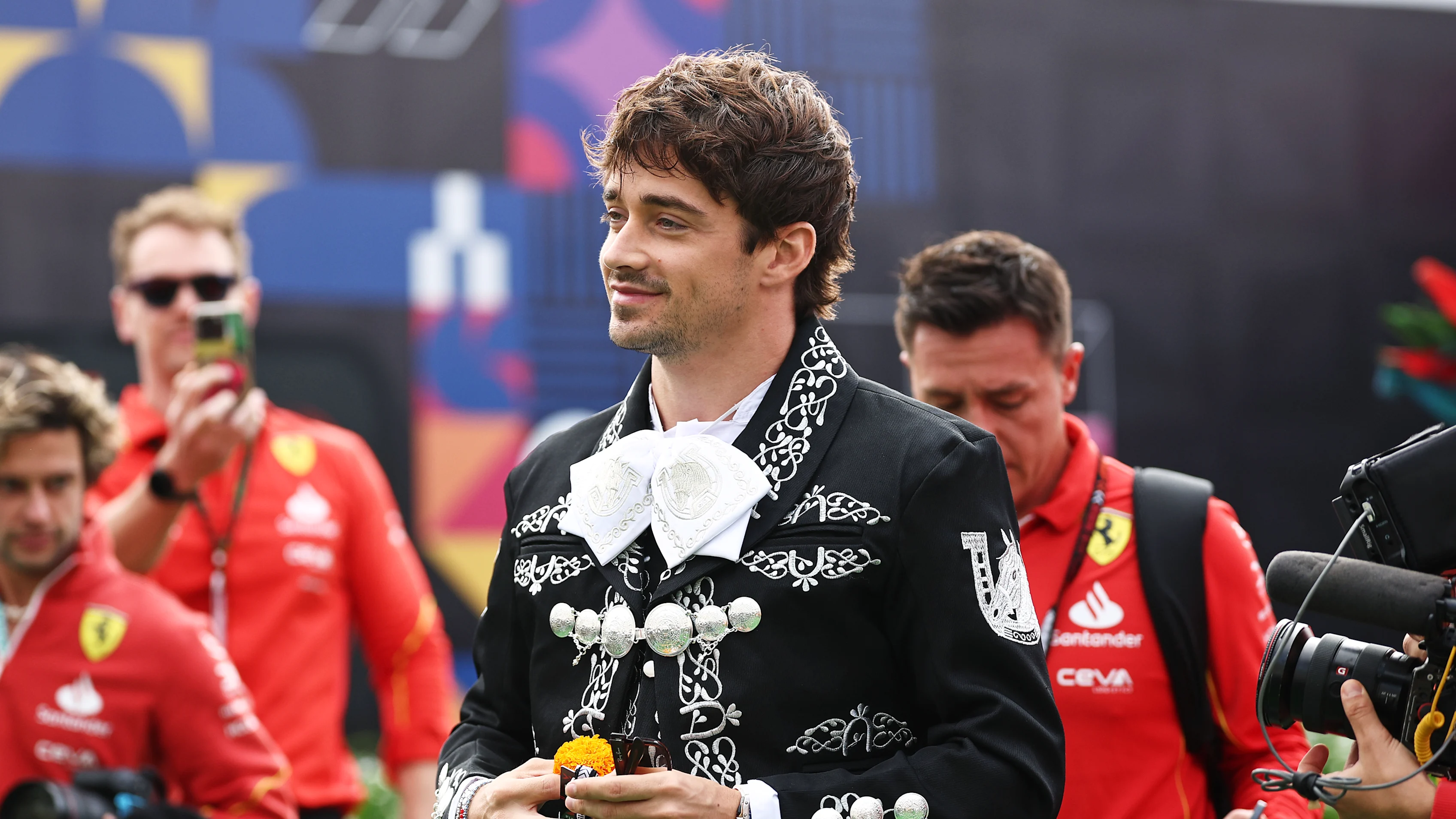 Mode Mariachi : activé. Leclerc touche toutes les bonnes notes. Glissez pour en savoir plus