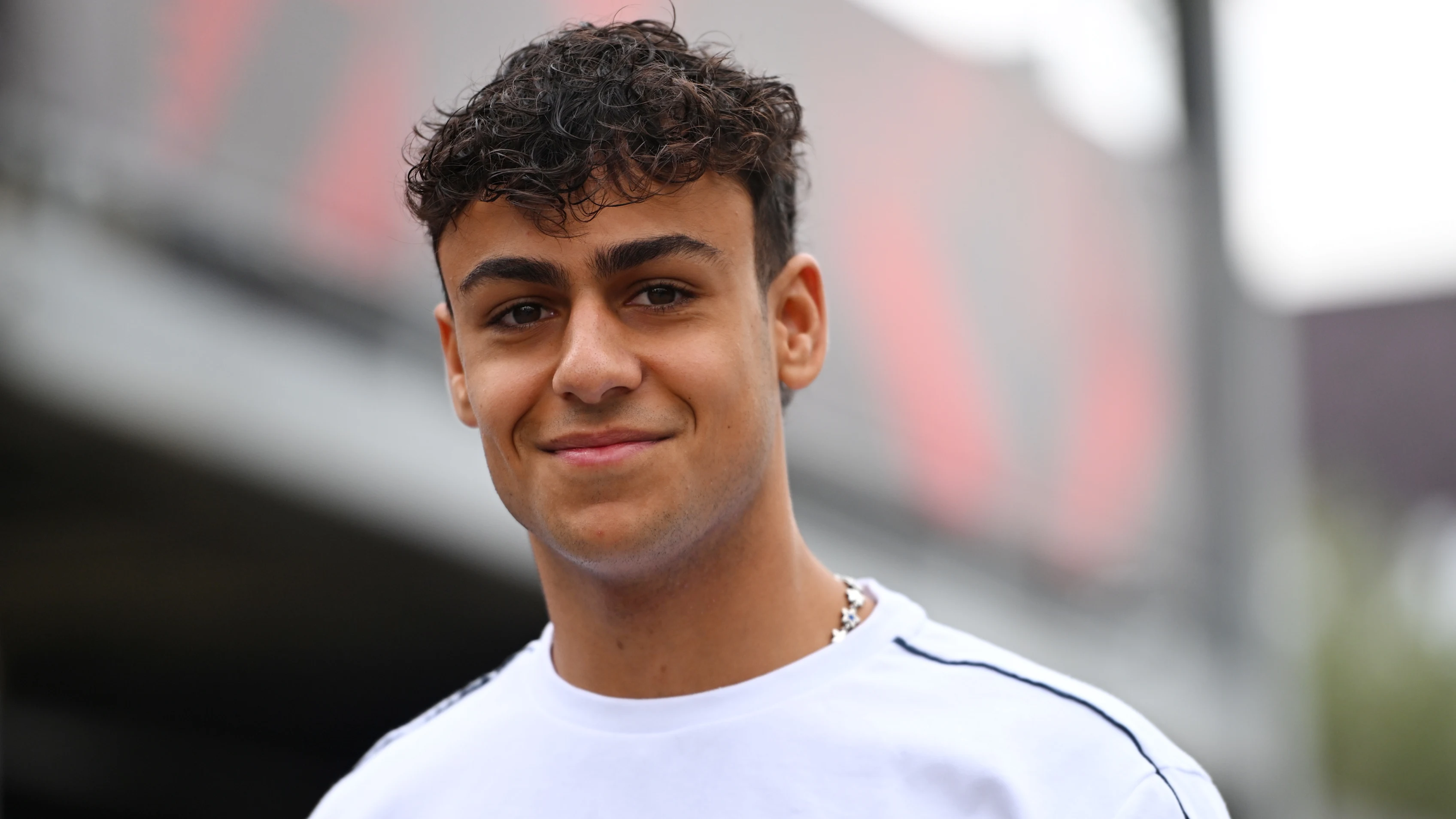 BAKU, AZERBAÏDJAN - SEPTEMBRE 19 : Arvid Lindblad de Grande-Bretagne et Campos Racing (4) regardent dans