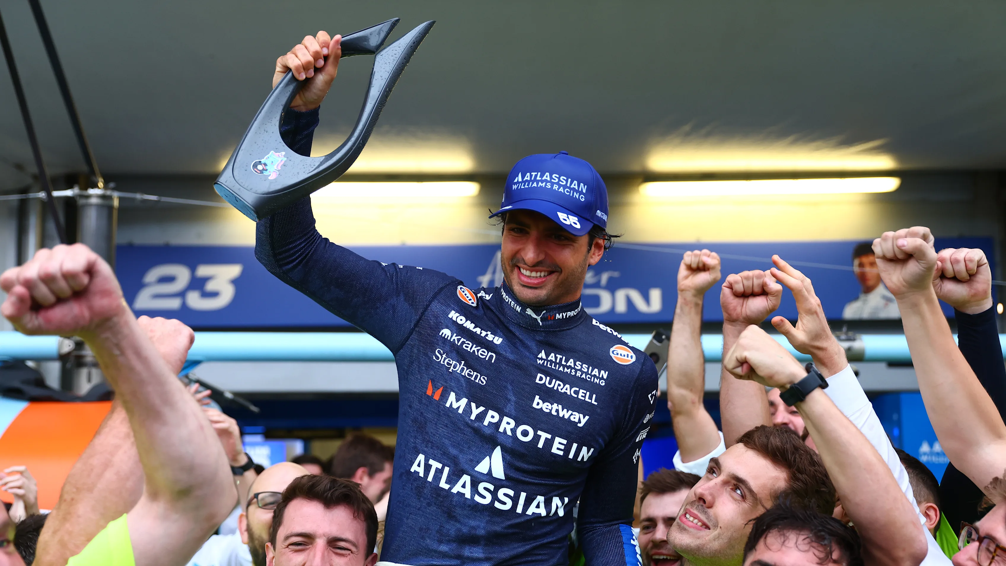 Bakou, Azerbaïdjan - 21 septembre: Carlos Sainz, troisième, d'Espagne et de Williams, célèbre avec