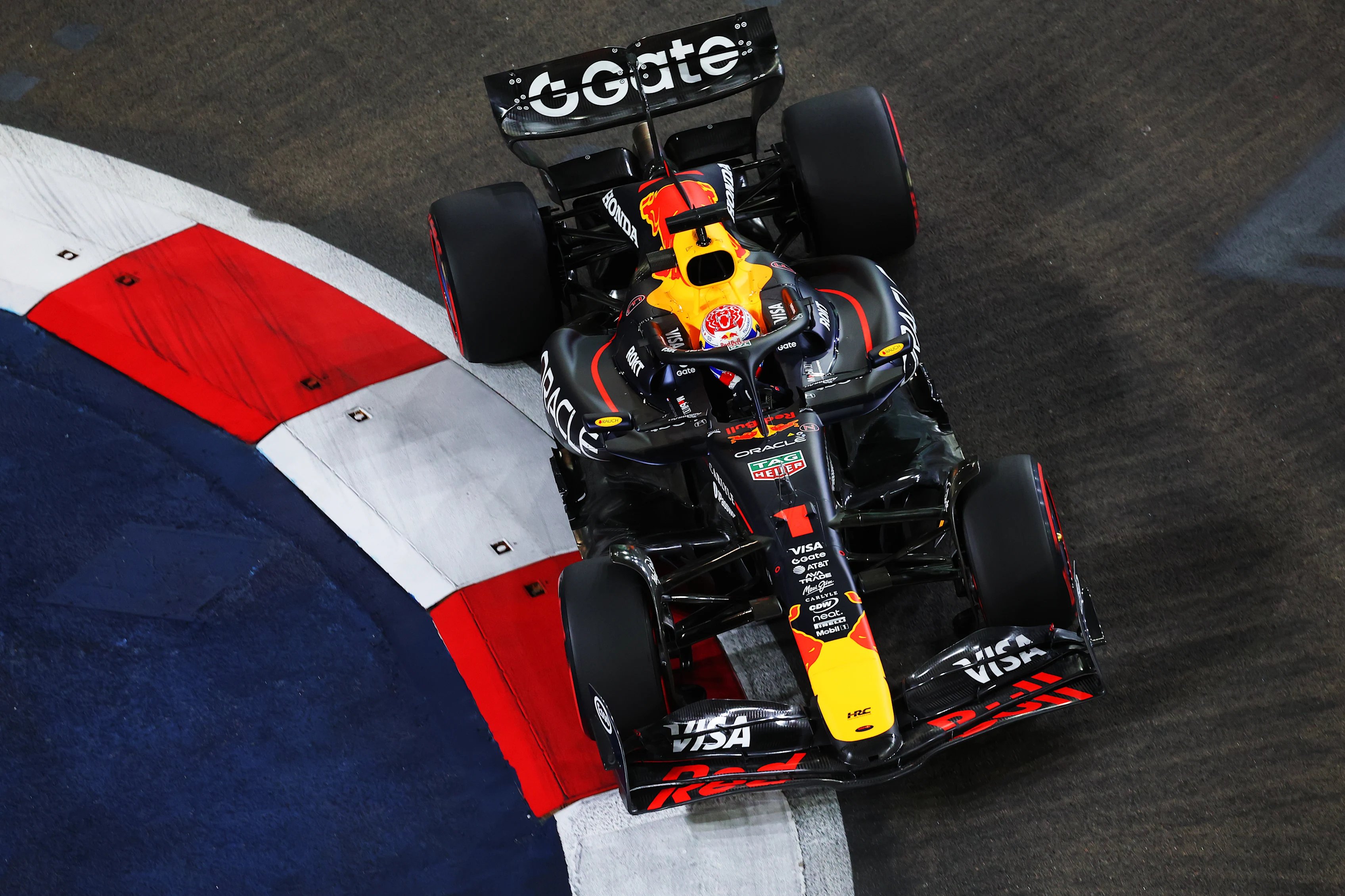 Singapour, Singapour - 03 octobre: ​​Max Verstappen des Pays-Bas à l'origine du (1) Oracle Red