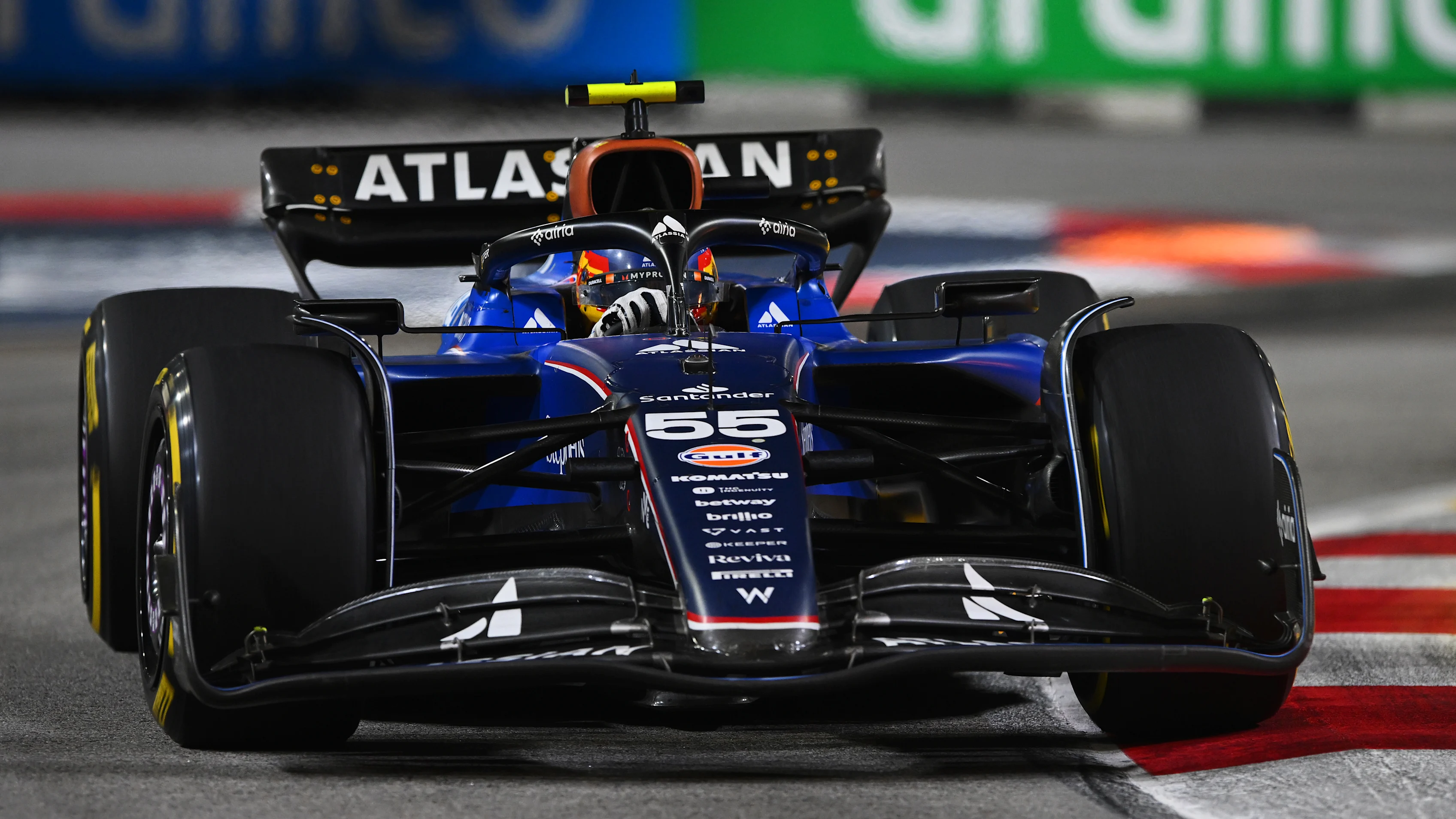 Singapour, Singapour - 05 octobre: ​​Carlos Sainz d'Espagne conduisant le (55) Williams FW47 Mercedes