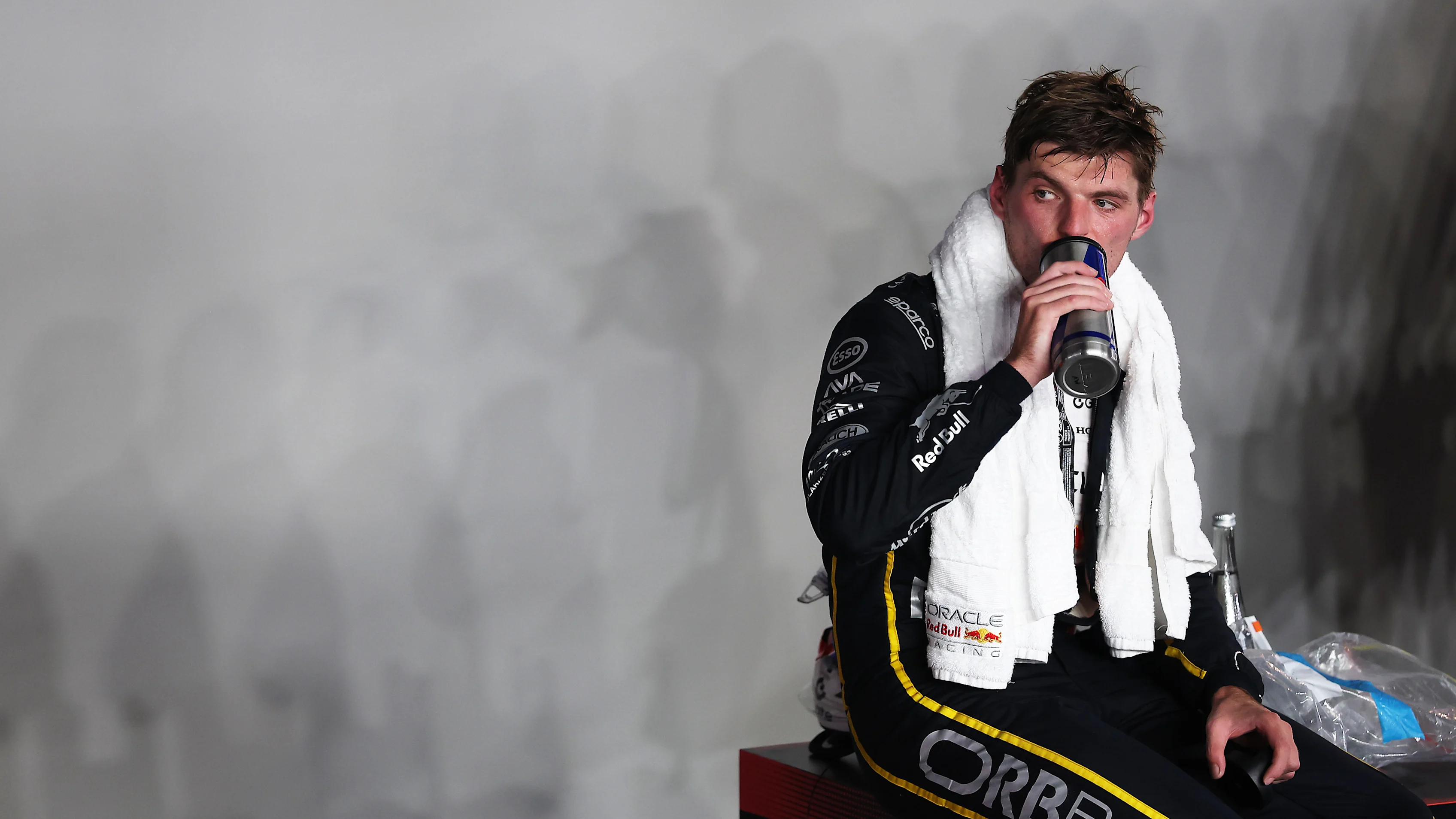 Singapour, Singapour - 05 octobre: ​​deuxième placée Verstappen des Pays-Bas et Oracle Red