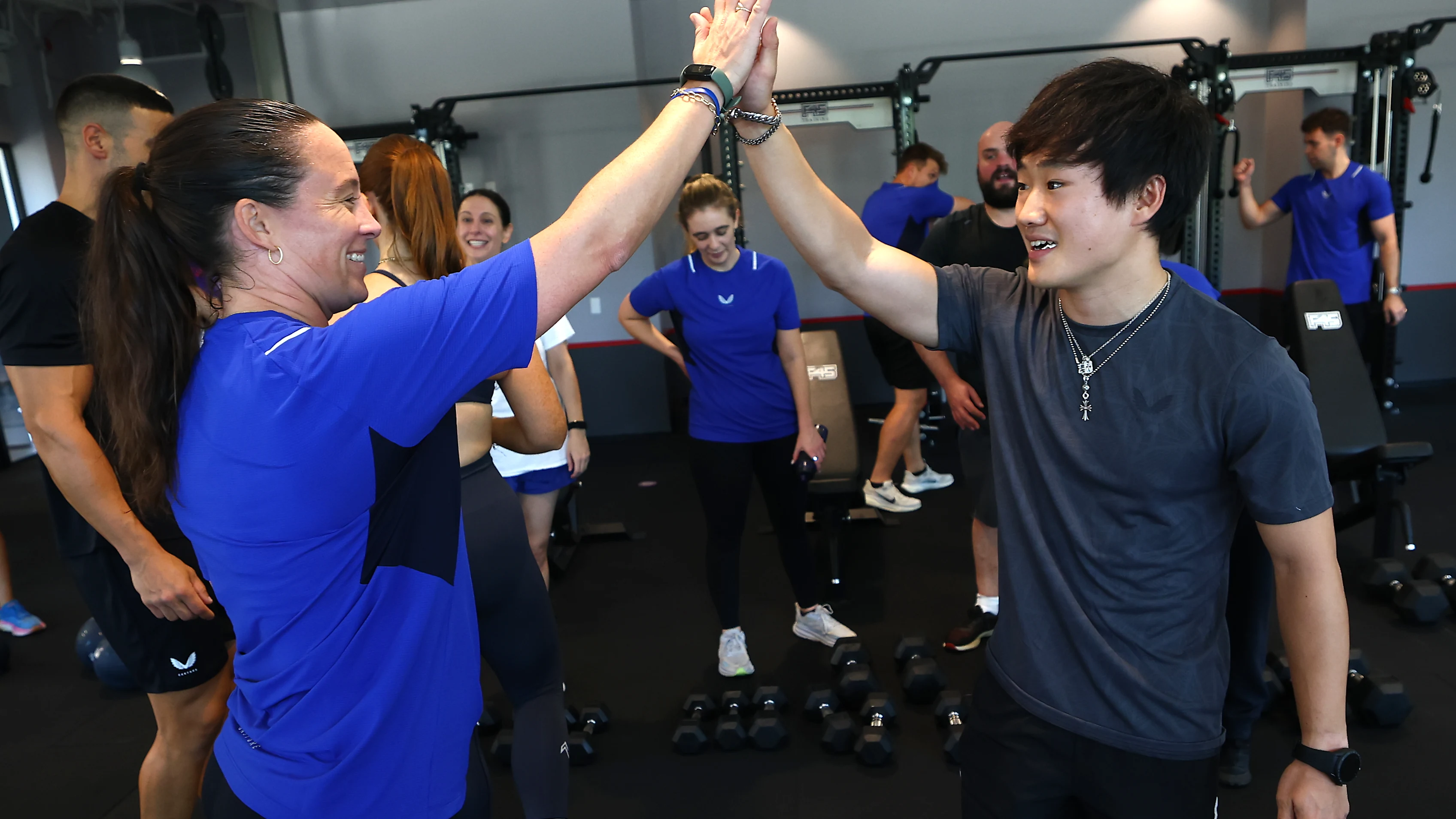 L'homme à la mode ultime ! Faites glisser pour plus d'images