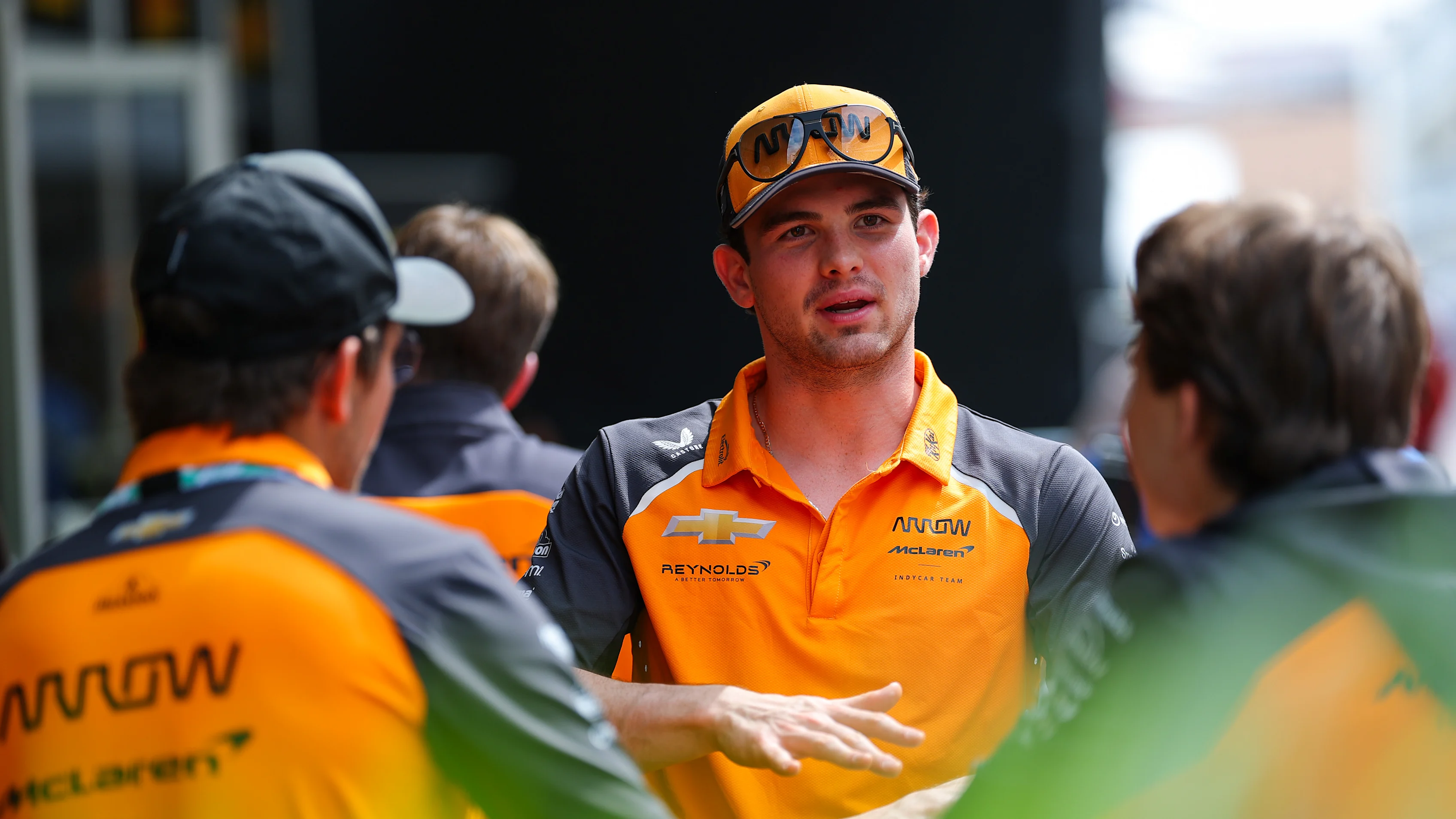 AUSTIN, TEXAS - 16 OCTOBRE : Pato O'Ward du Mexique et l'équipe Arrow McLaren IndyCar regardent dans le