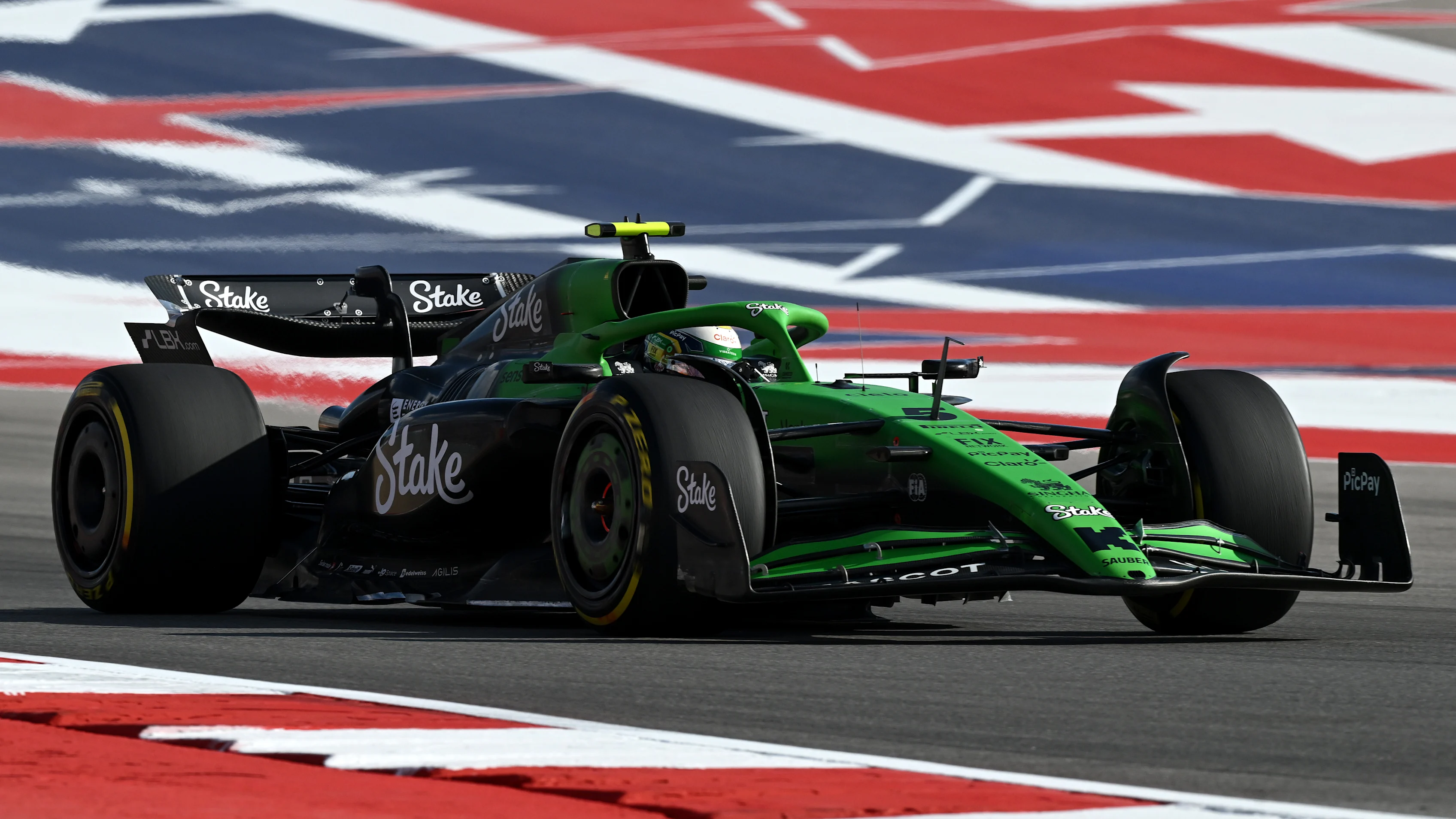 AUSTIN, TEXAS - 17 OCTOBRE : Gabriel Bortoleto du Brésil au volant de la (5) Kick Sauber C45 Ferrari sur
