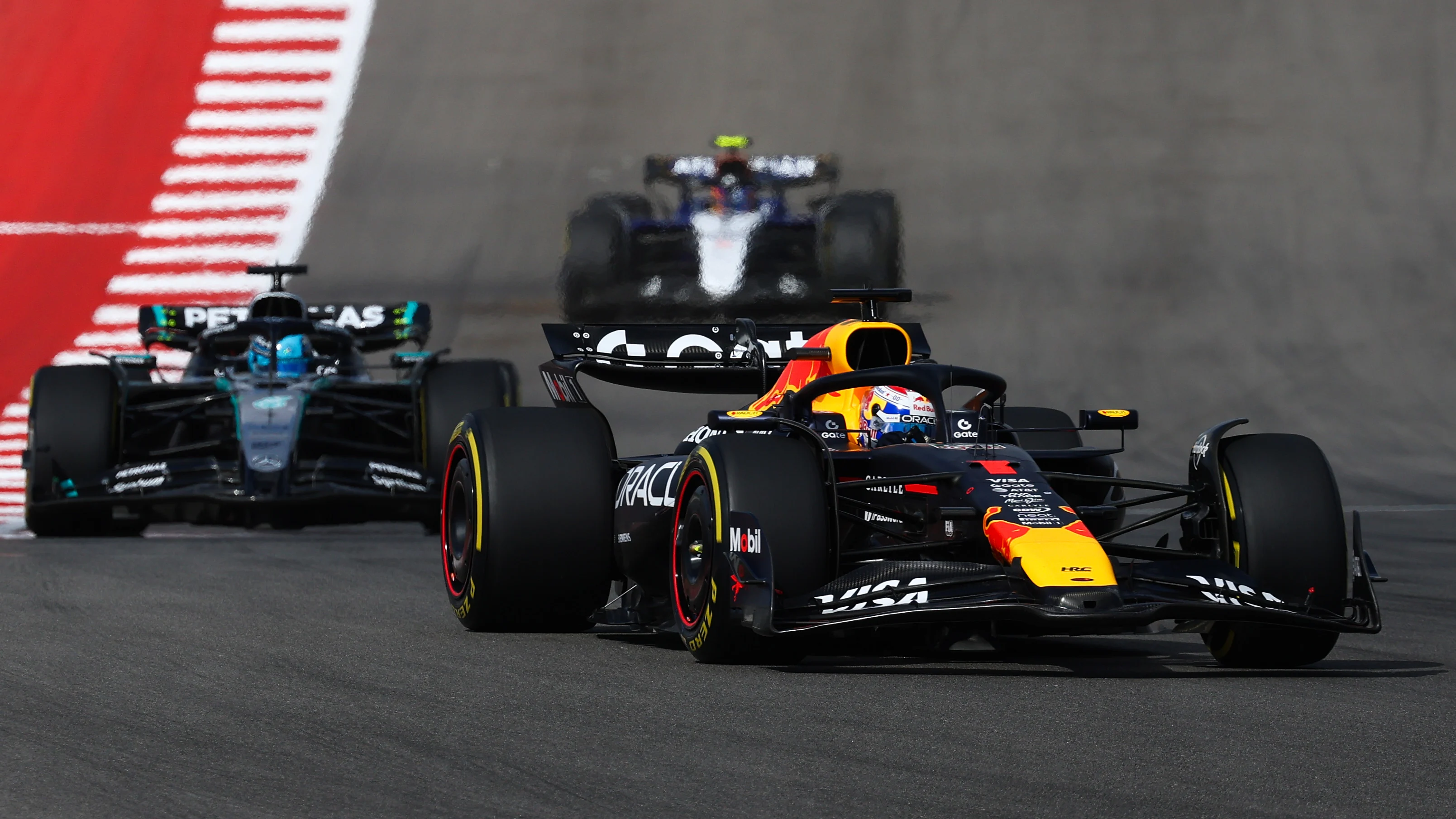 AUSTIN, TEXAS - 18 OCTOBRE : Max Verstappen des Pays-Bas au volant du (1) Oracle Red Bull