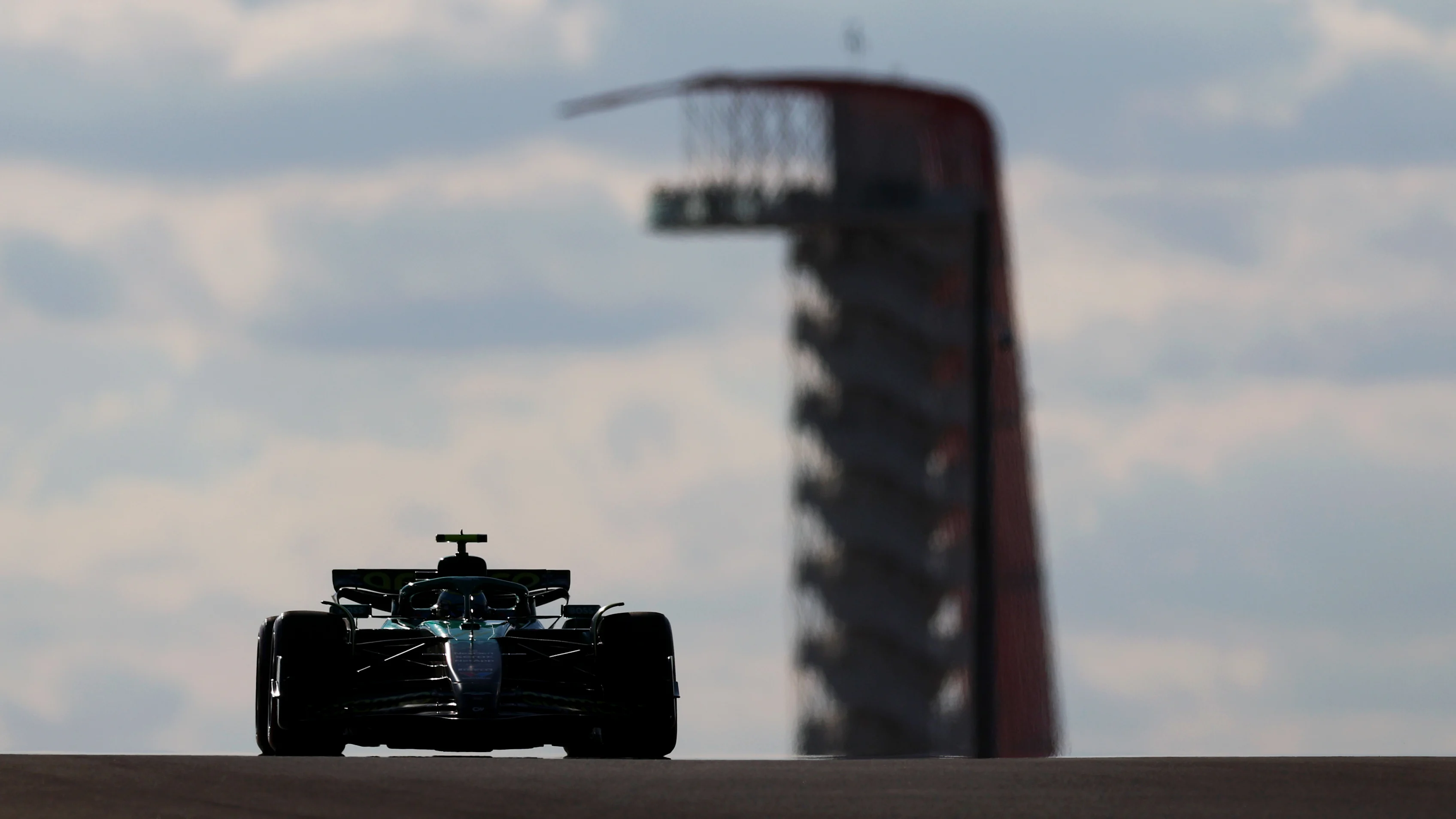 AUSTIN, TEXAS - OCTOBER 18: Fernando Alonso of Spain driving the (14) Aston Martin F1 Team AMR25 Mercedes on track during Qualifying ahead of the F1 Grand Prix of United States at Circuit of The Americas on October 18, 2025 in Austin, Texas. (Photo by Clive Rose/Getty Images)