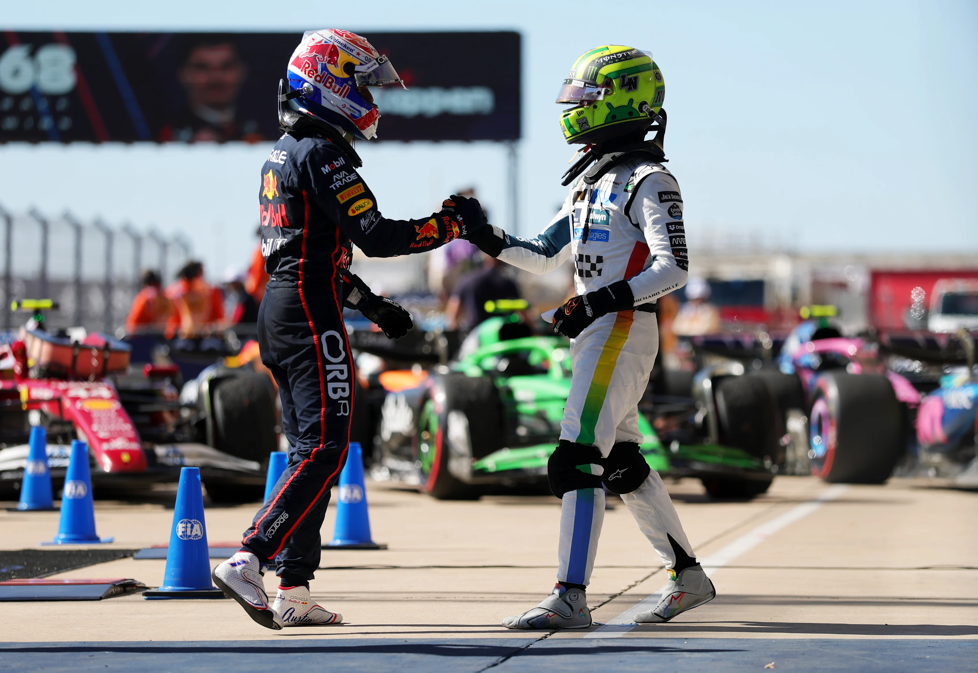 AUSTIN, TEXAS - 19 OCTOBRE : vainqueur de la course Max Verstappen des Pays-Bas et Oracle Red Bull