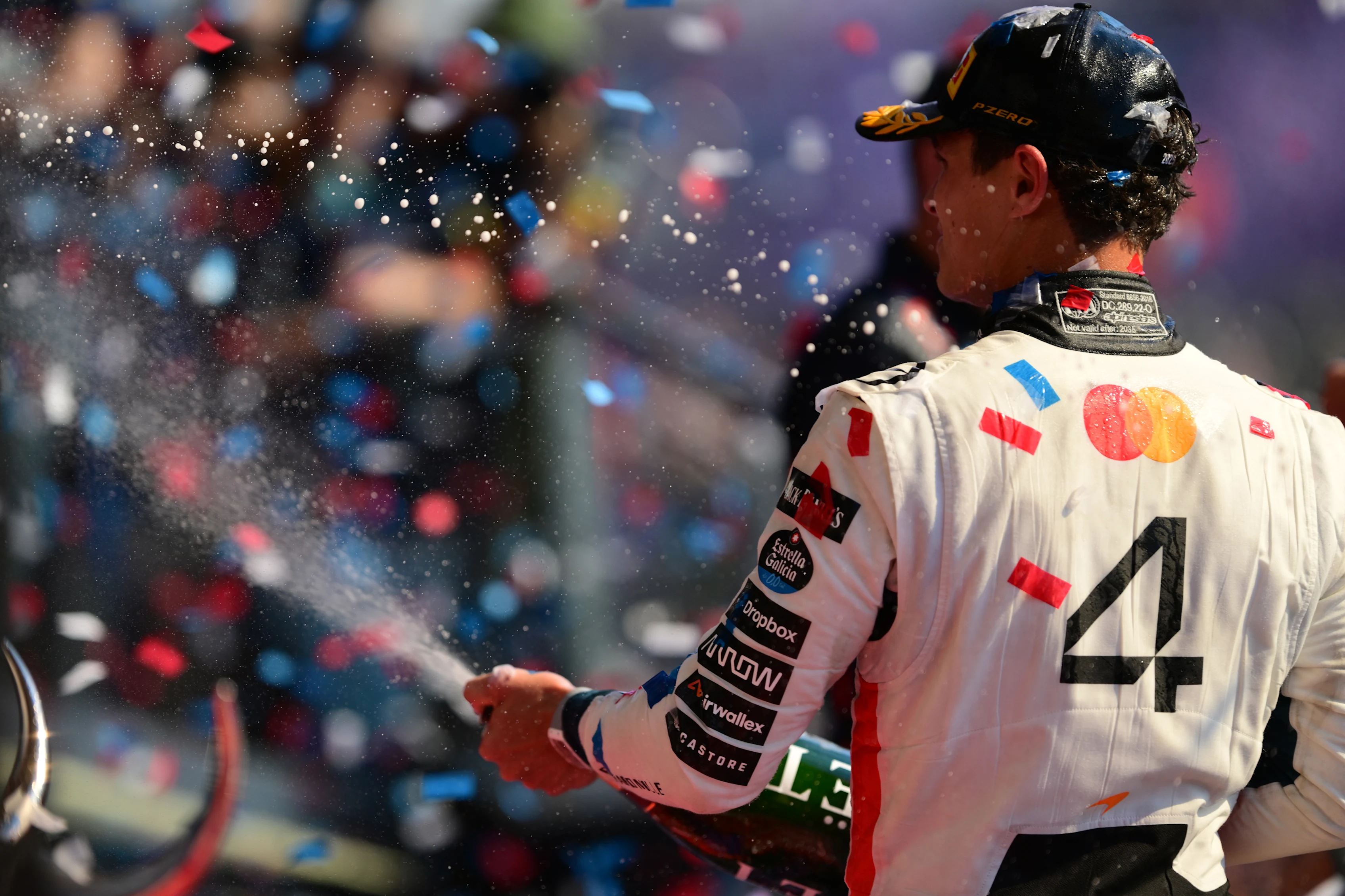 AUSTIN, TEXAS - 19 OCTOBRE : Lando Norris, deuxième de Grande-Bretagne, et McLaren pulvérisent