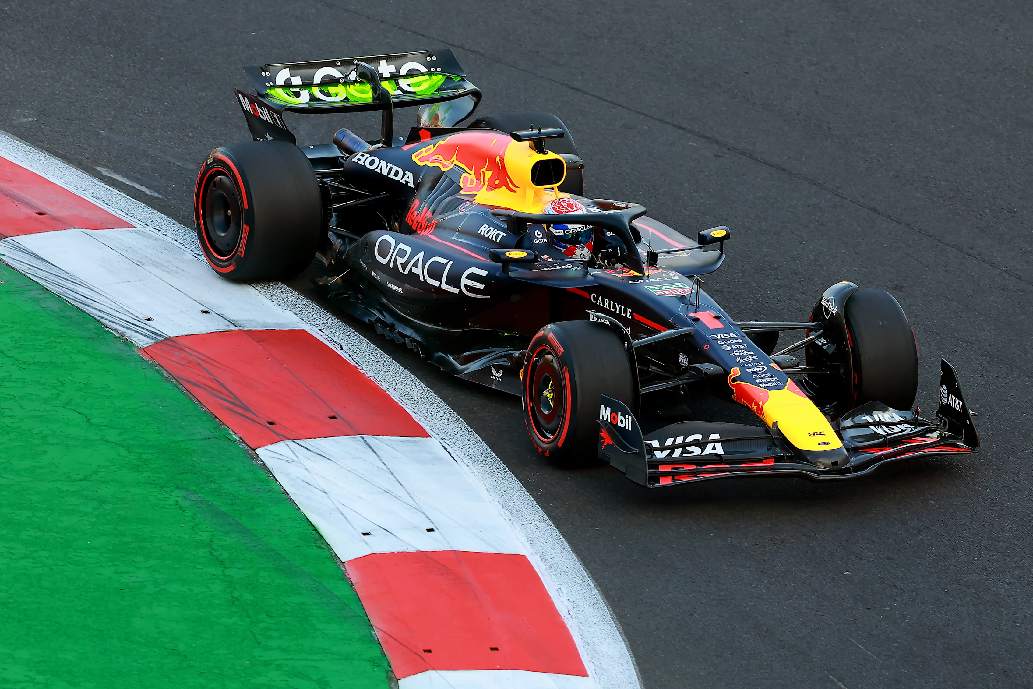 MEXICO, MEXIQUE - 24 OCTOBRE : Max Verstappen des Pays-Bas au volant du (1) Oracle Red Bull